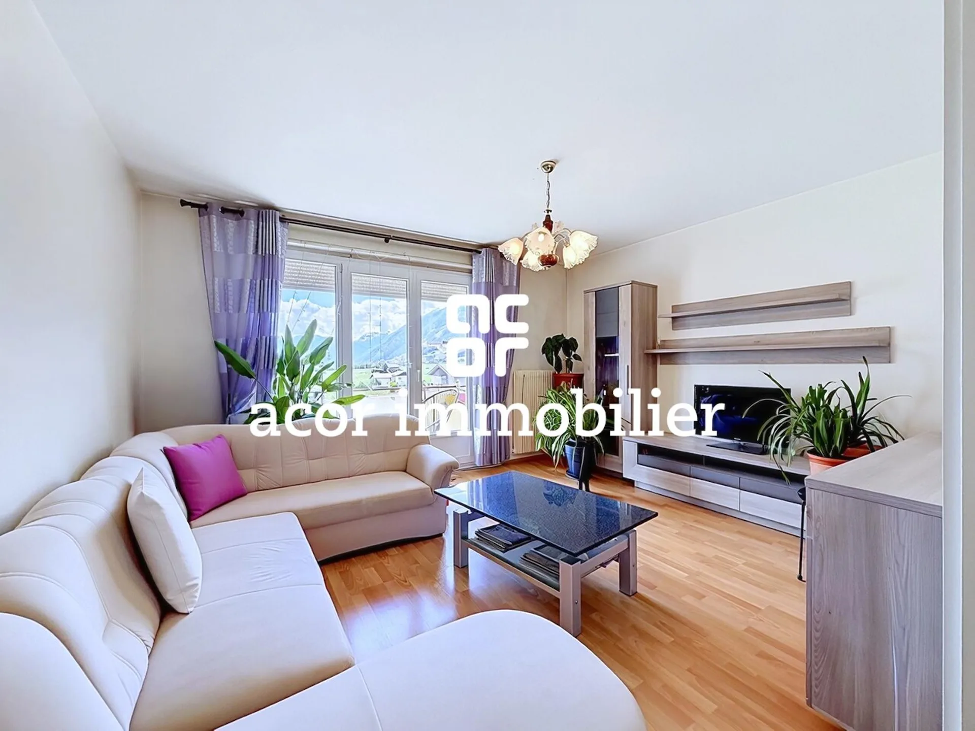Appartement 3.5 pièces avec double balcon à St-Pierre-de-Clages