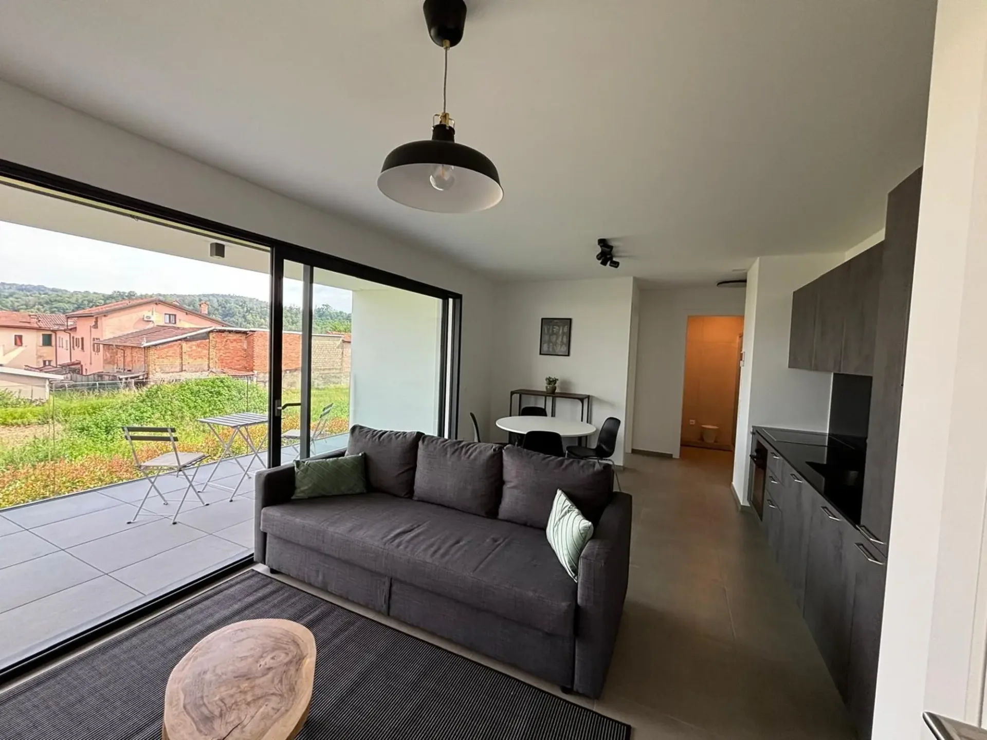 Neues, vollständig möbliertes 2-Zimmer-Apartment - Inclusive-Miete