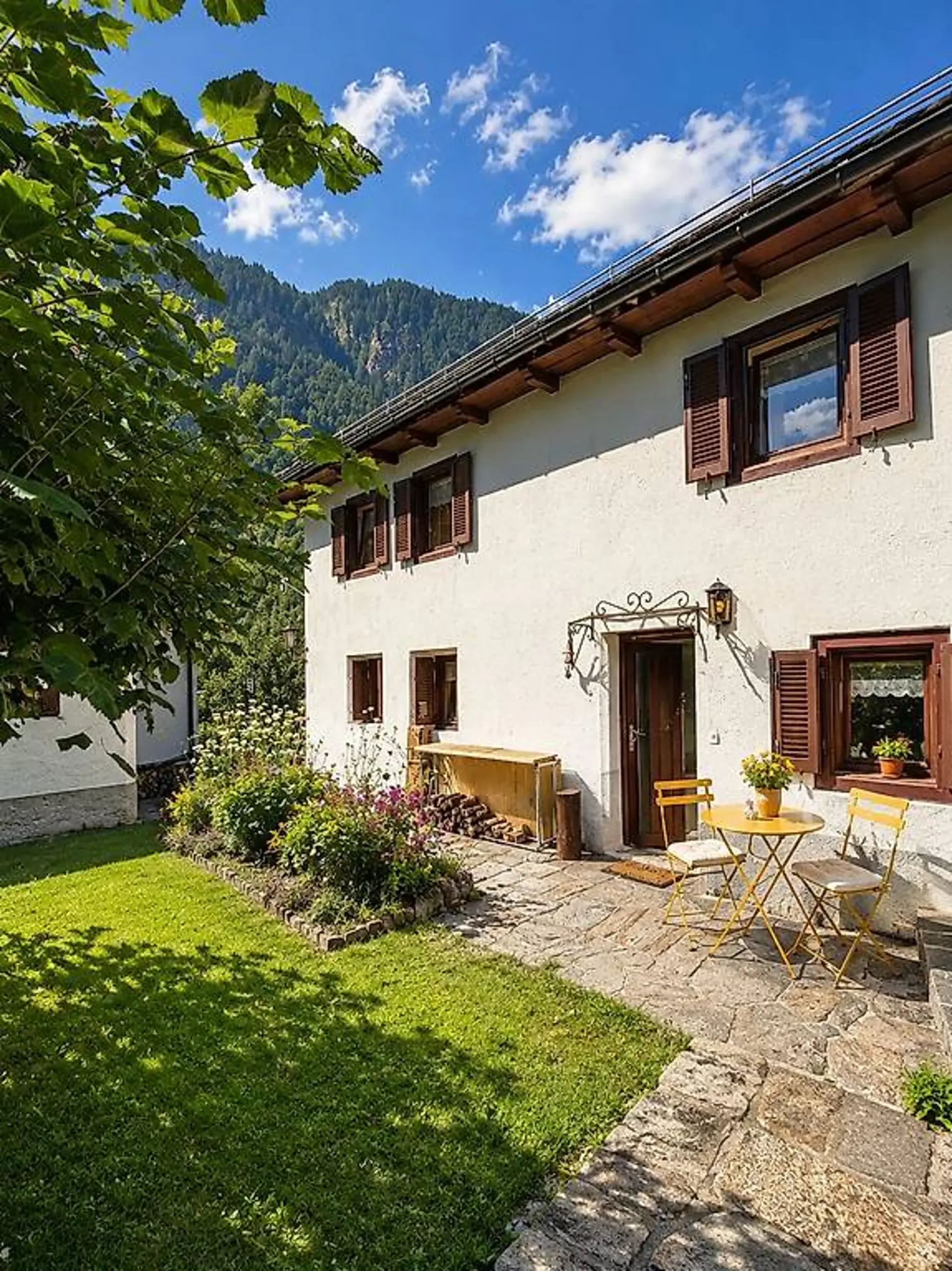 Doppelte Harmonie in Valle Calanca: Doppelhaushälfte in Rossa!