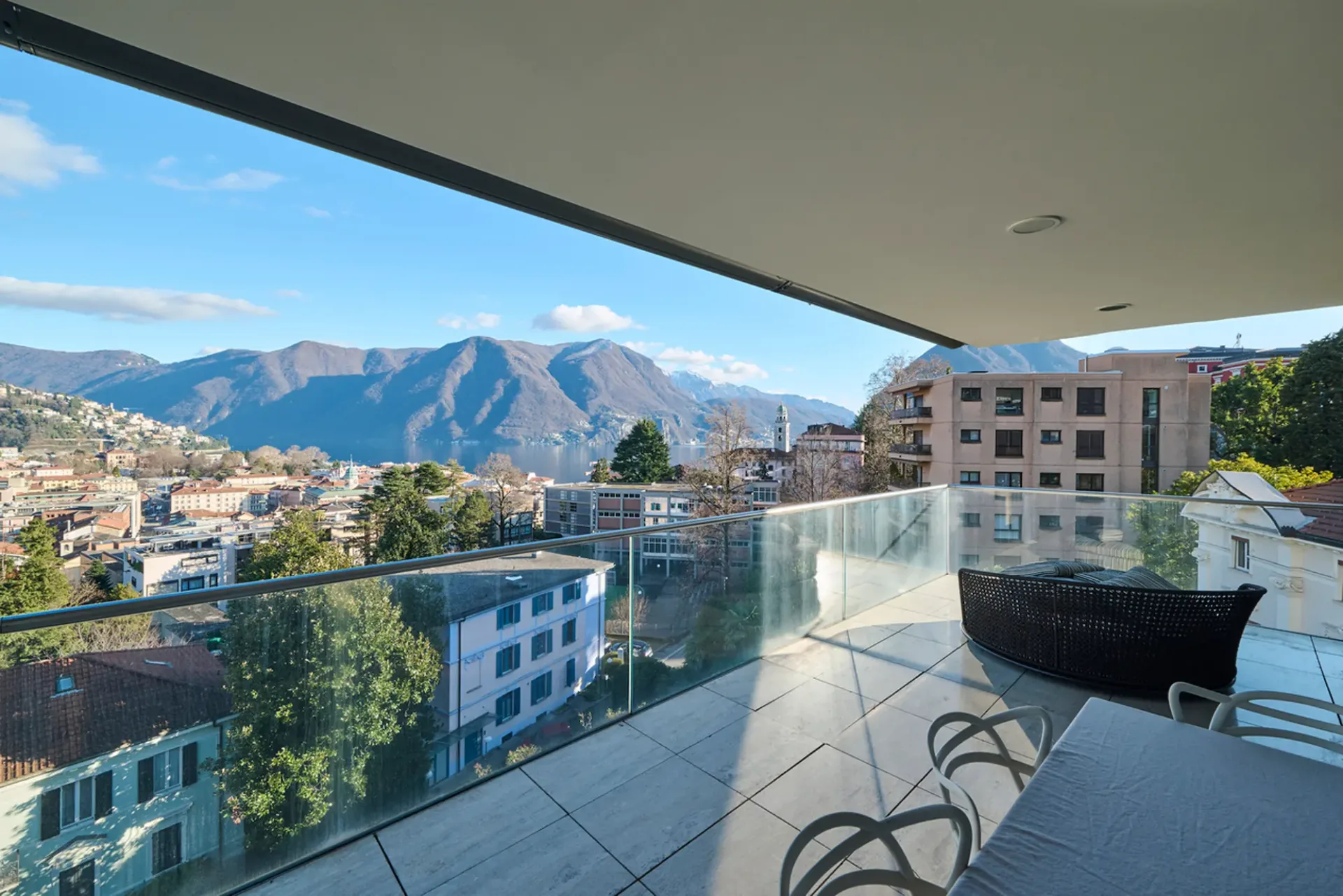 Prestigioso 4,5 locali vista lago a due passi dal centro di Lugano