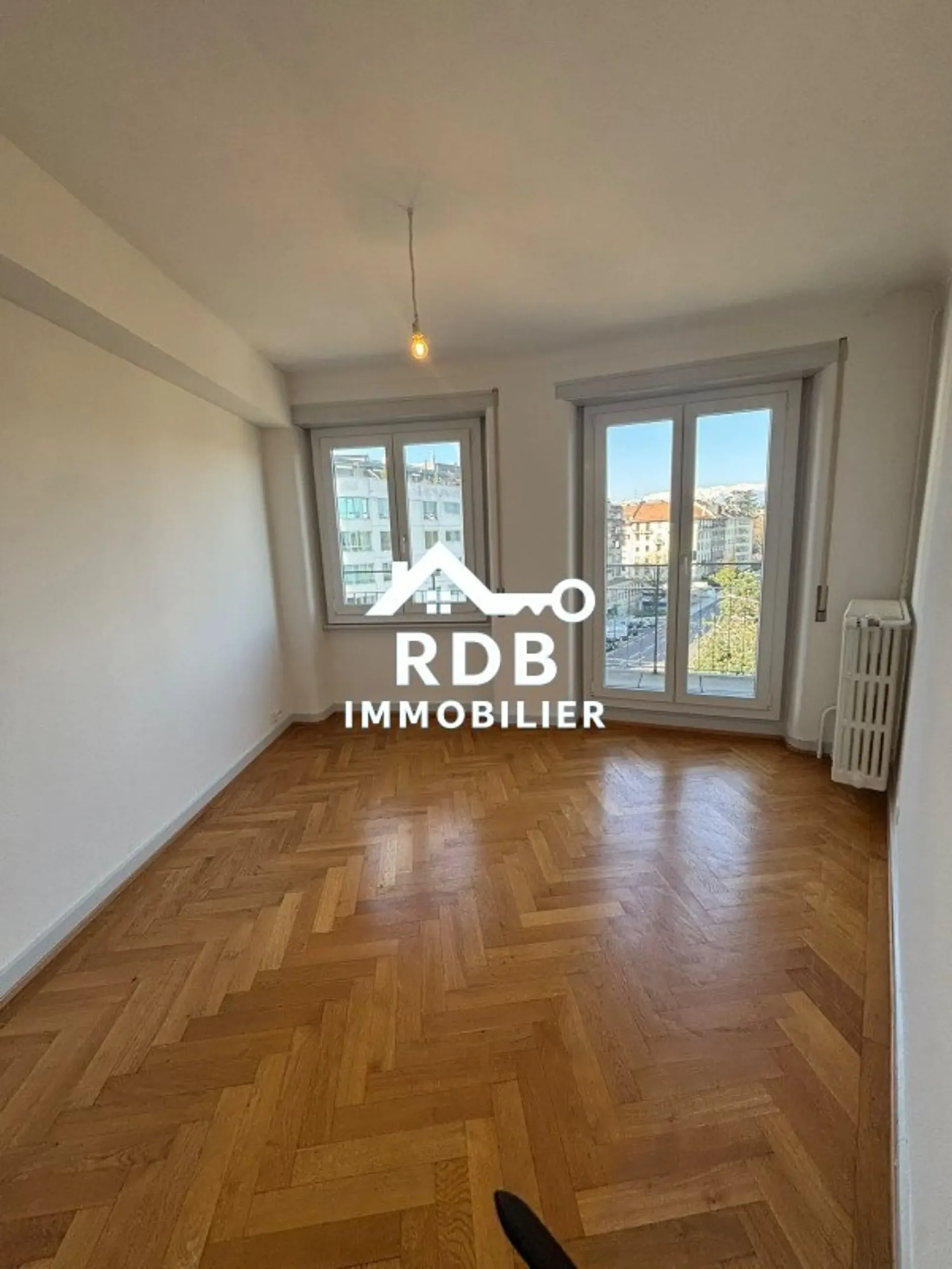3.5-room apartment on the 5th floor located in Geneva 1202