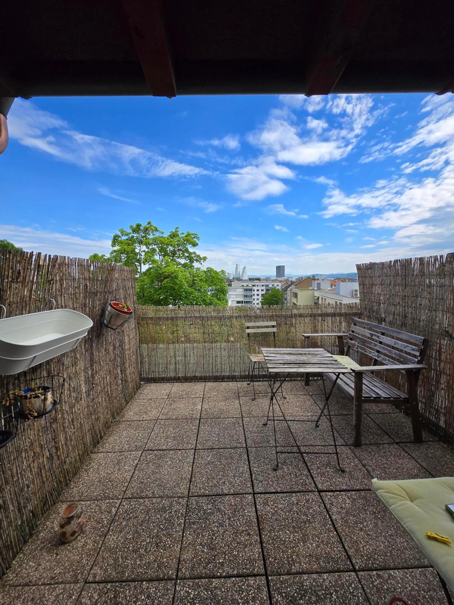 Helle Wohnung mit Dachterrasse zur Untermiete befristet bis 31.10.2027