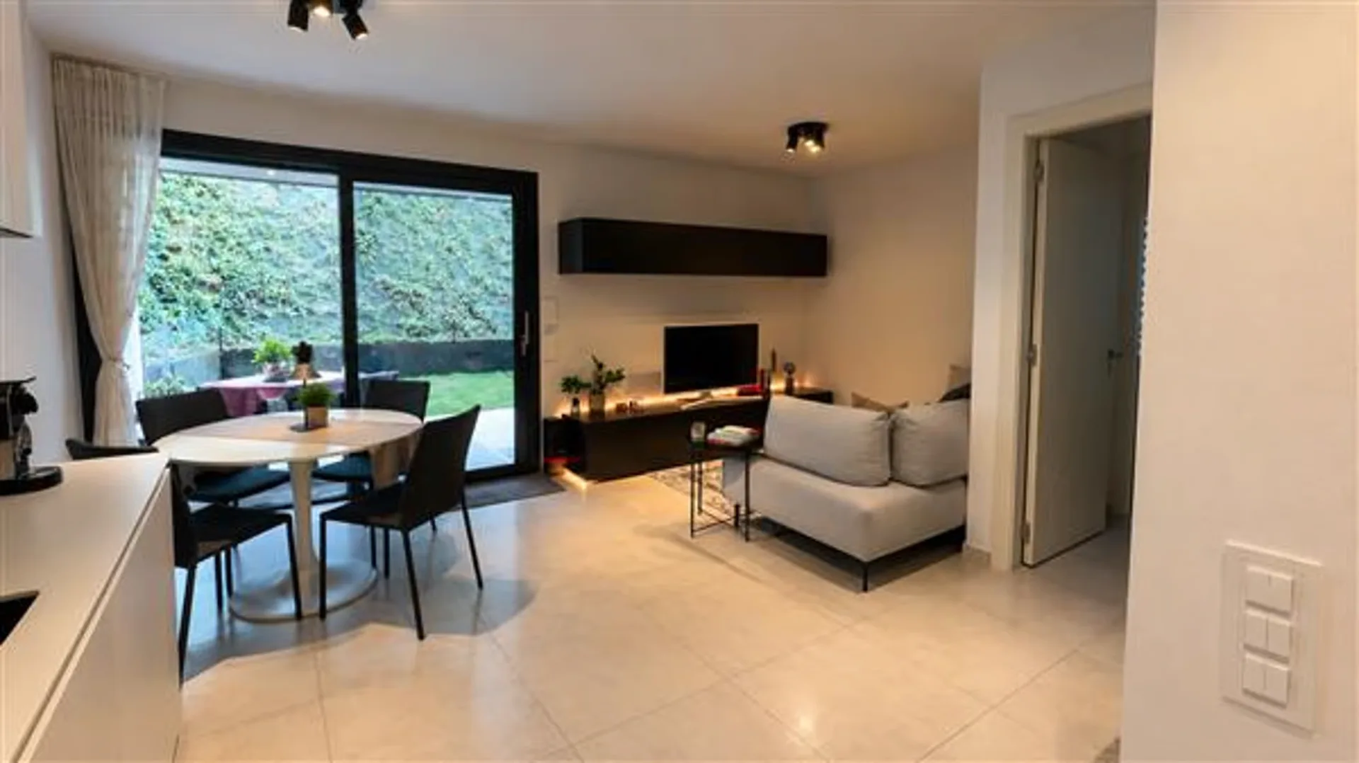 Montagnola: Eingerichtete 2.5-Zimmer-Wohnung