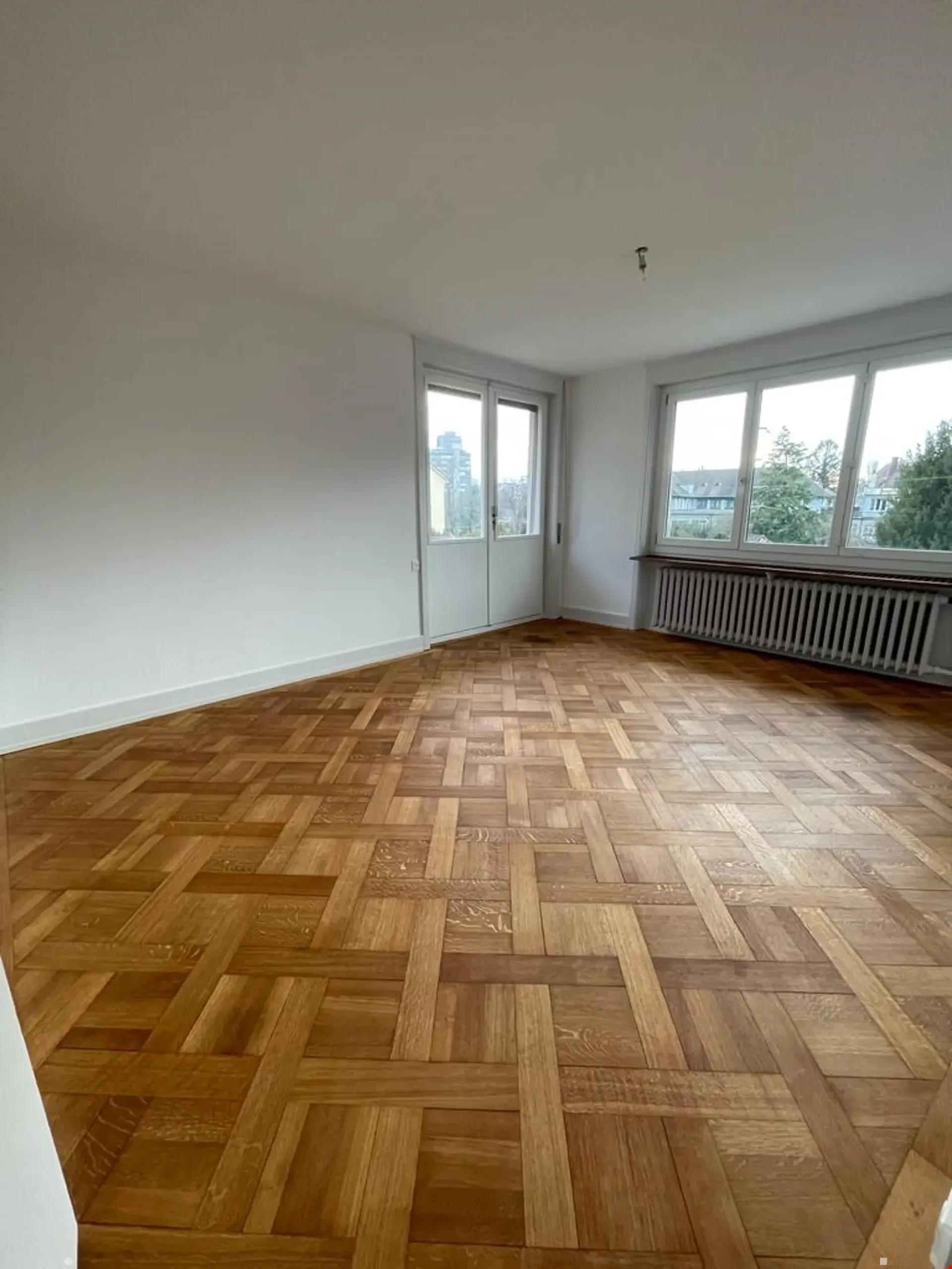 3.5-Zimmerwohnung mit grosser Terrasse und Balkon / Appartement de 3.5 pièces