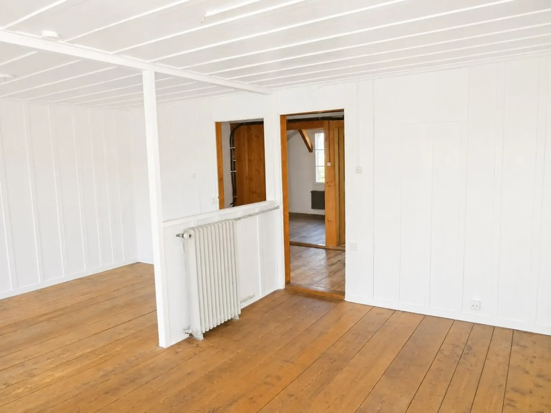 4.0-Zimmer-Dachwohnung mit Charme und eigenem Sitzplatz