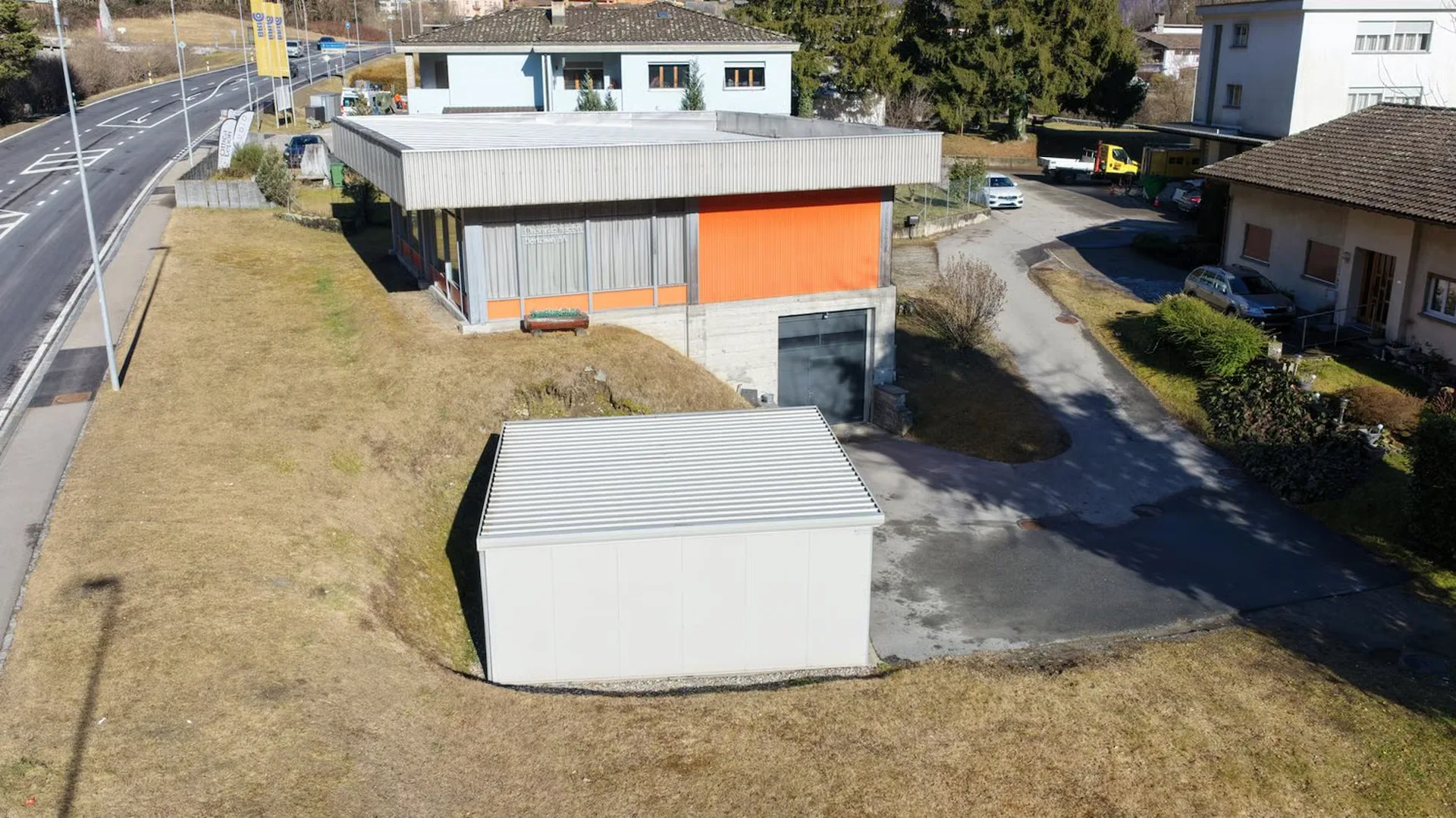 Immobile commerciale con uffici e laboratorio a Grono (GR)