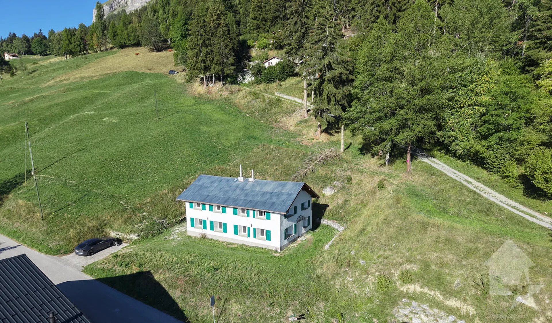 Maison de deux logements refaite à neuf! Calme, vue, ensoleillé