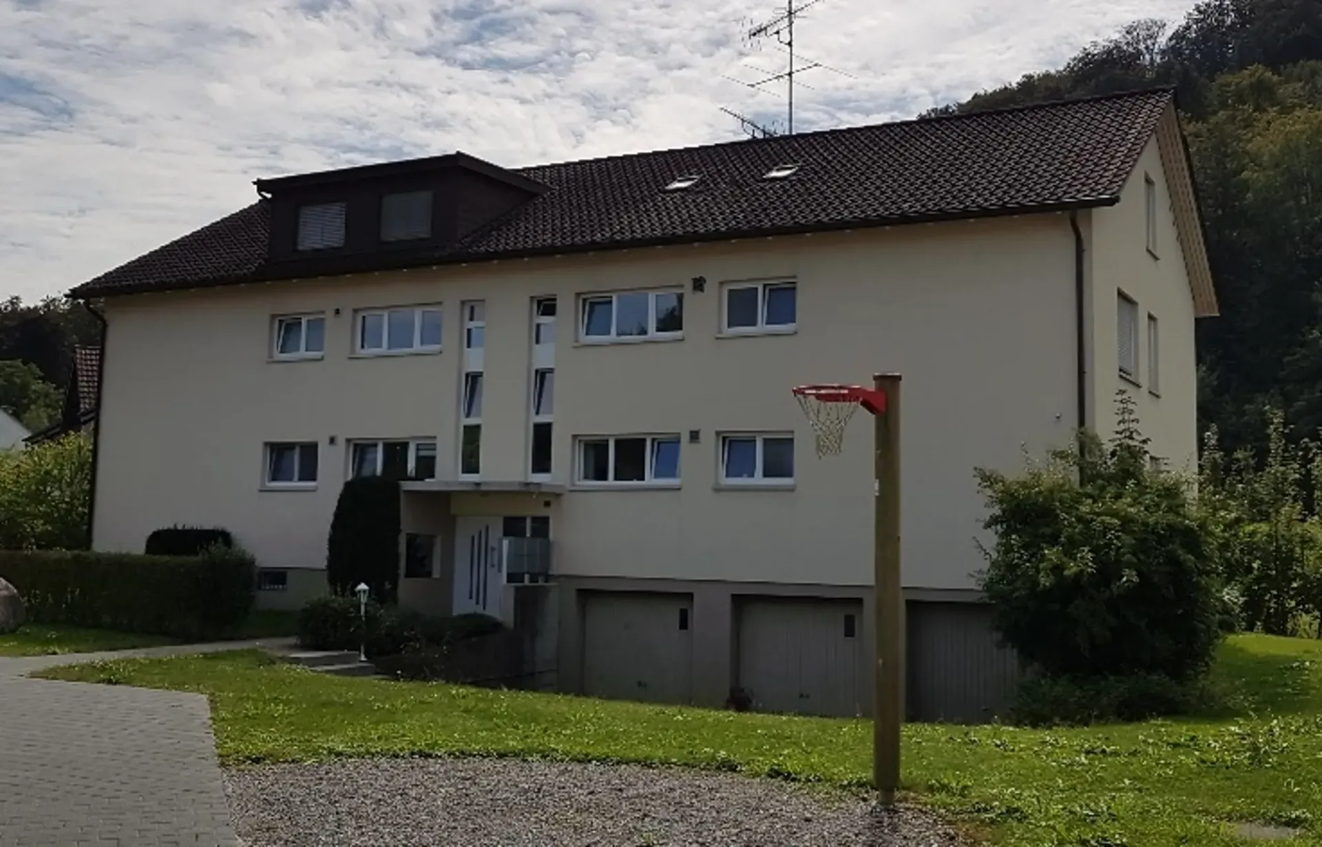 2.5 Zimmerwohnung an der Hauptstrasse 4, Müllingen zu vermieten!