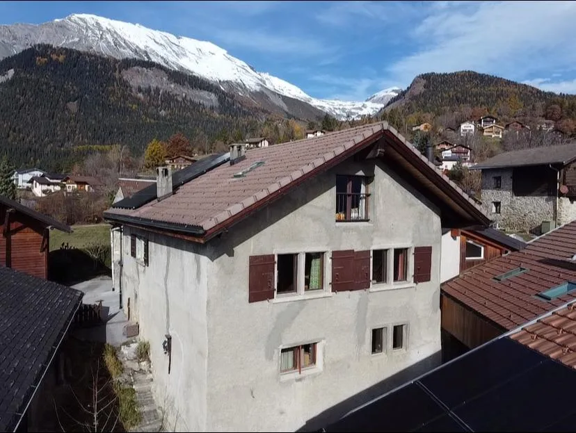 Village house with rental potential in the heart of Arbaz