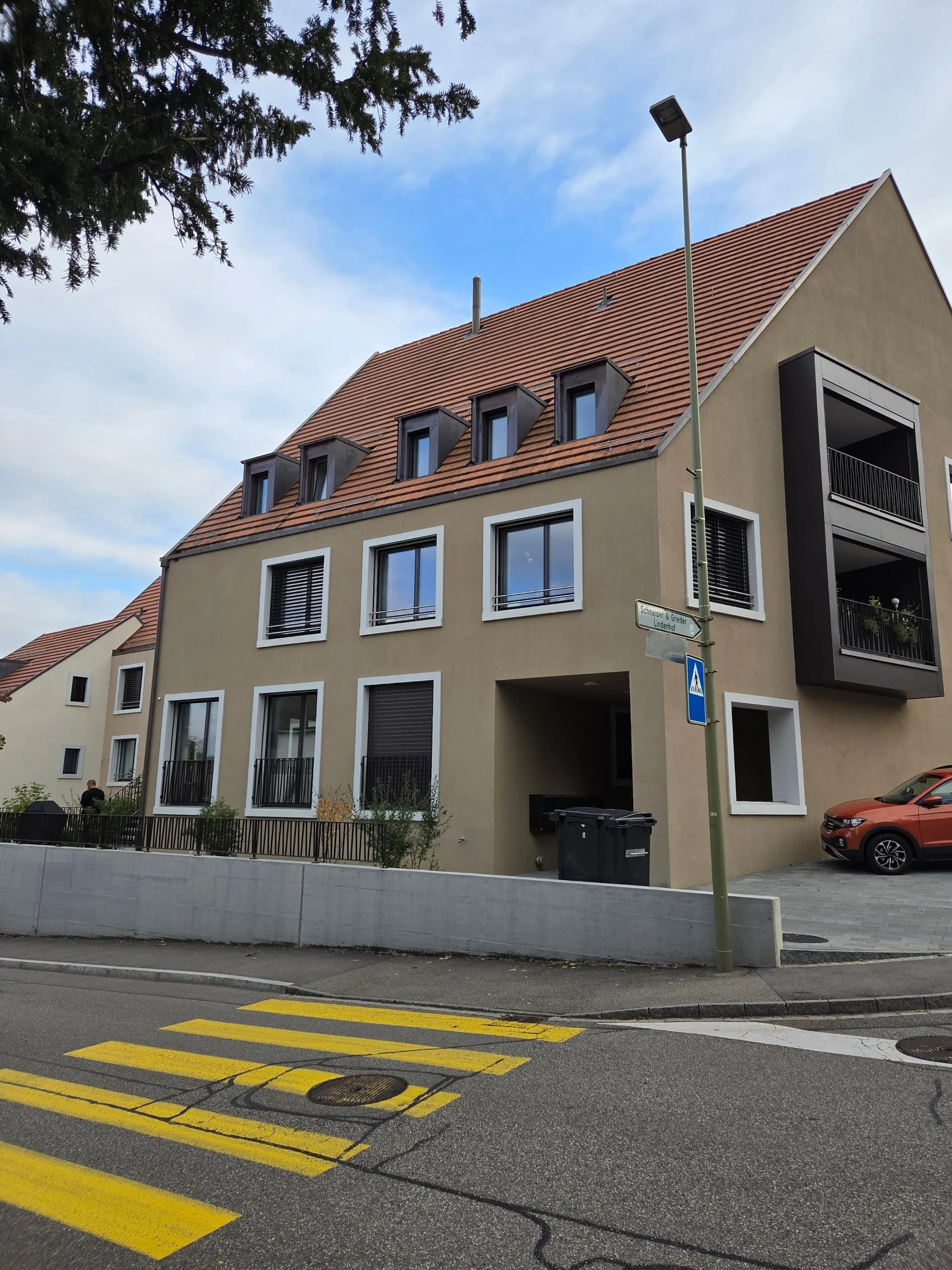 Zentralgelegene, moderne 2.5 Zimmerwohnung in Pfeffingen