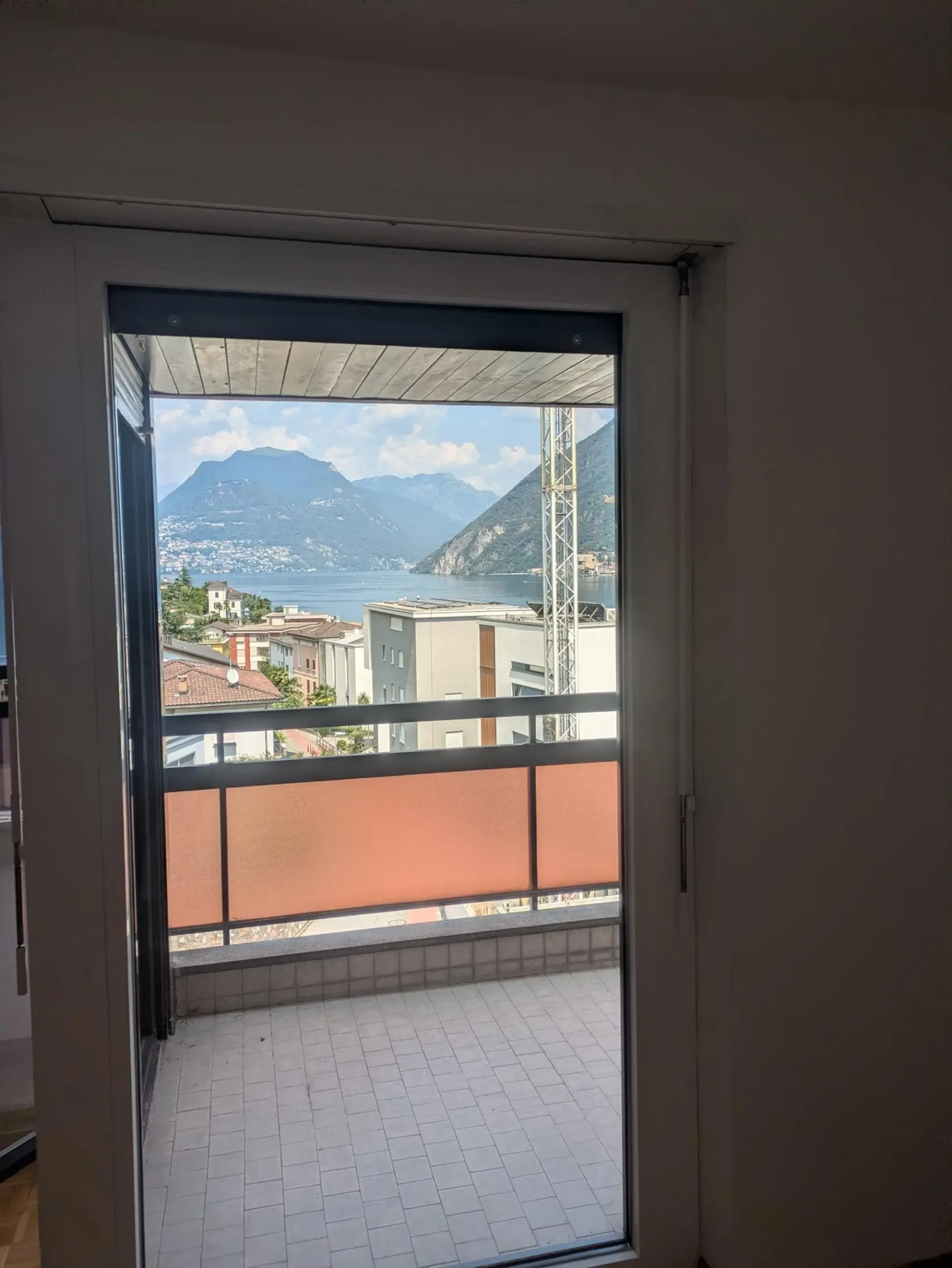 Miete 1.5-Zimmer-Wohnung mit Seeblick in Melide