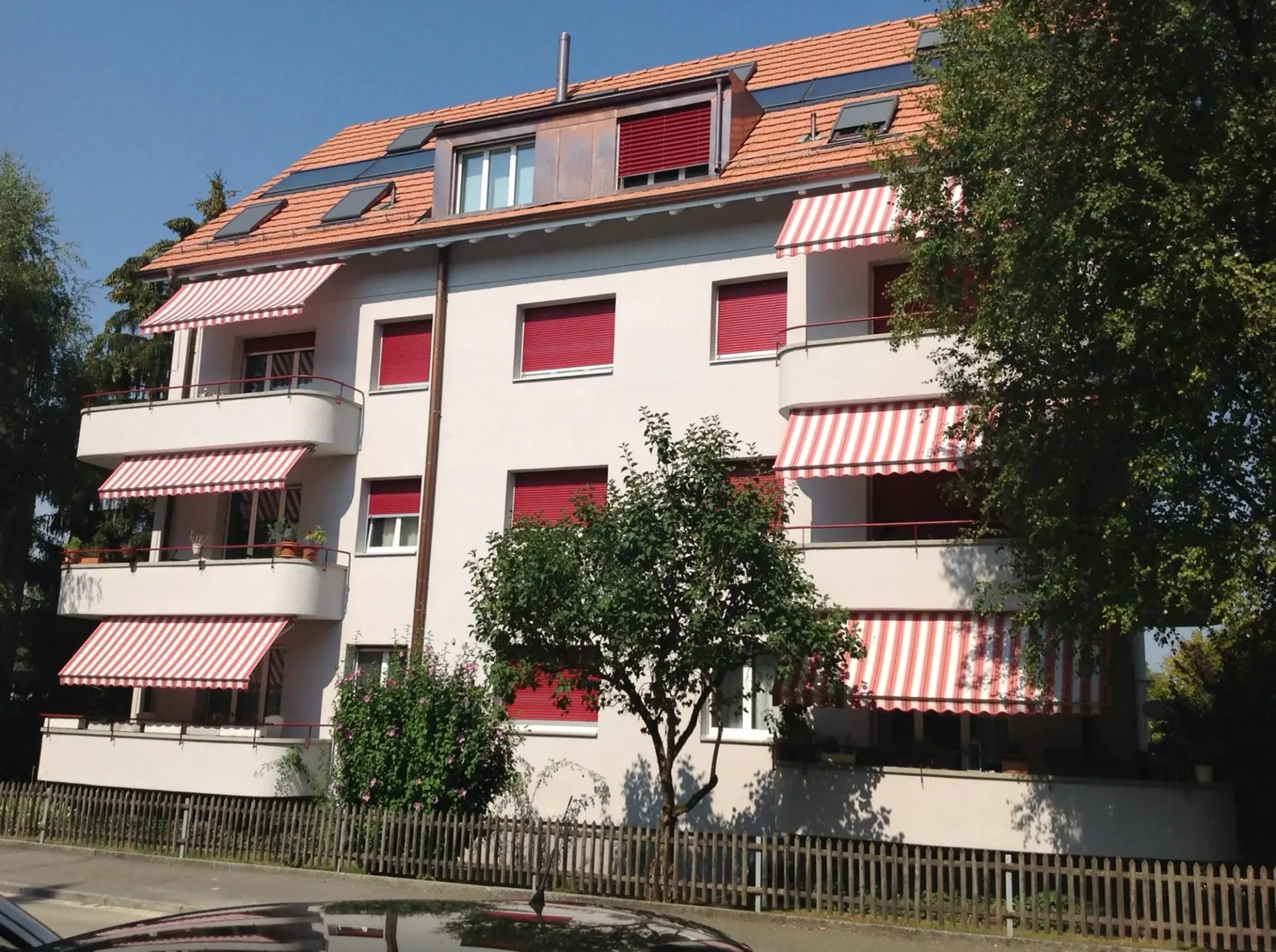 Gemütliche 2-Zimmer-Wohnung mit Balkon in Zürich-Albisrieden