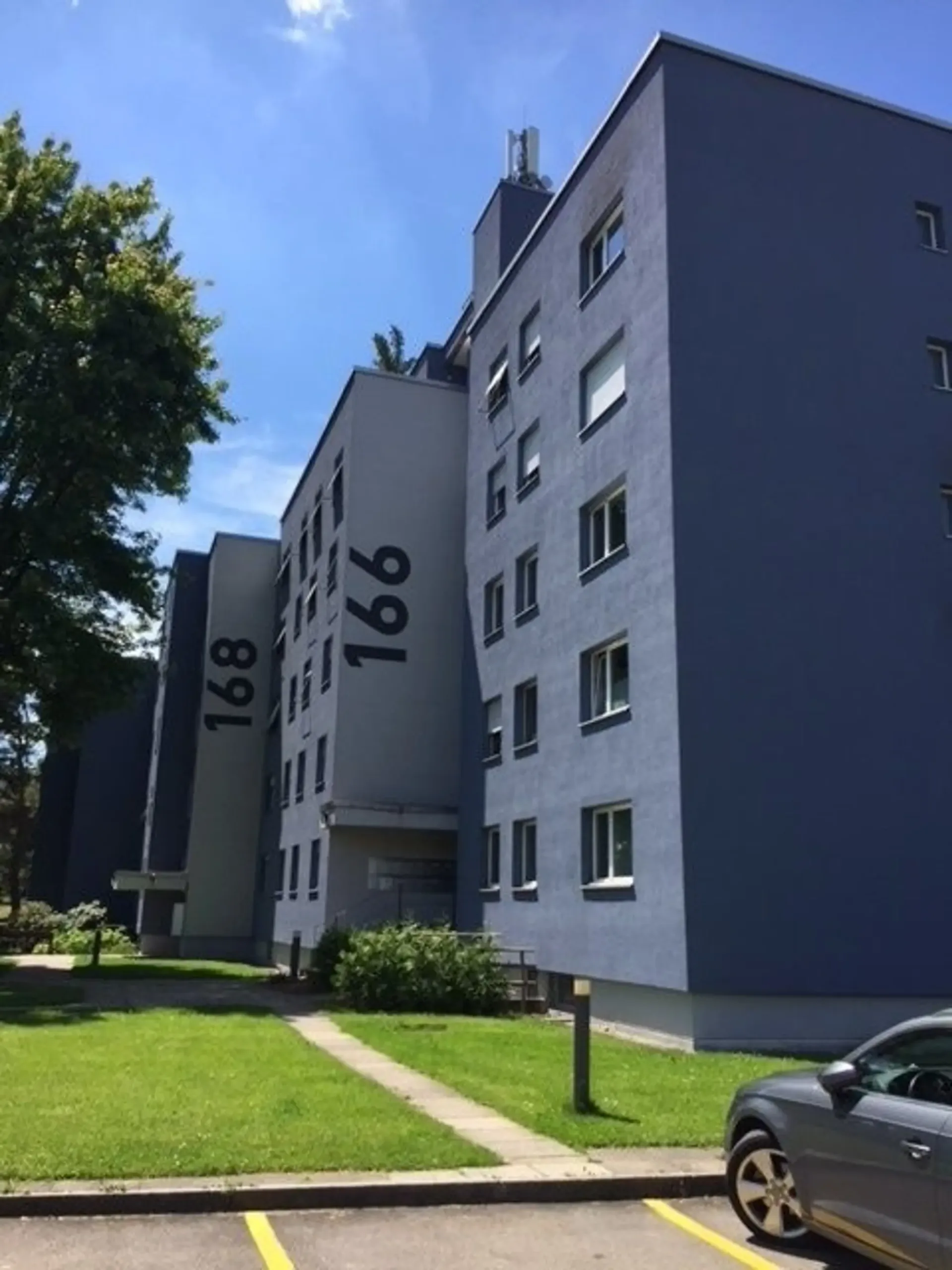 Aussenparkplatz zu vermieten
