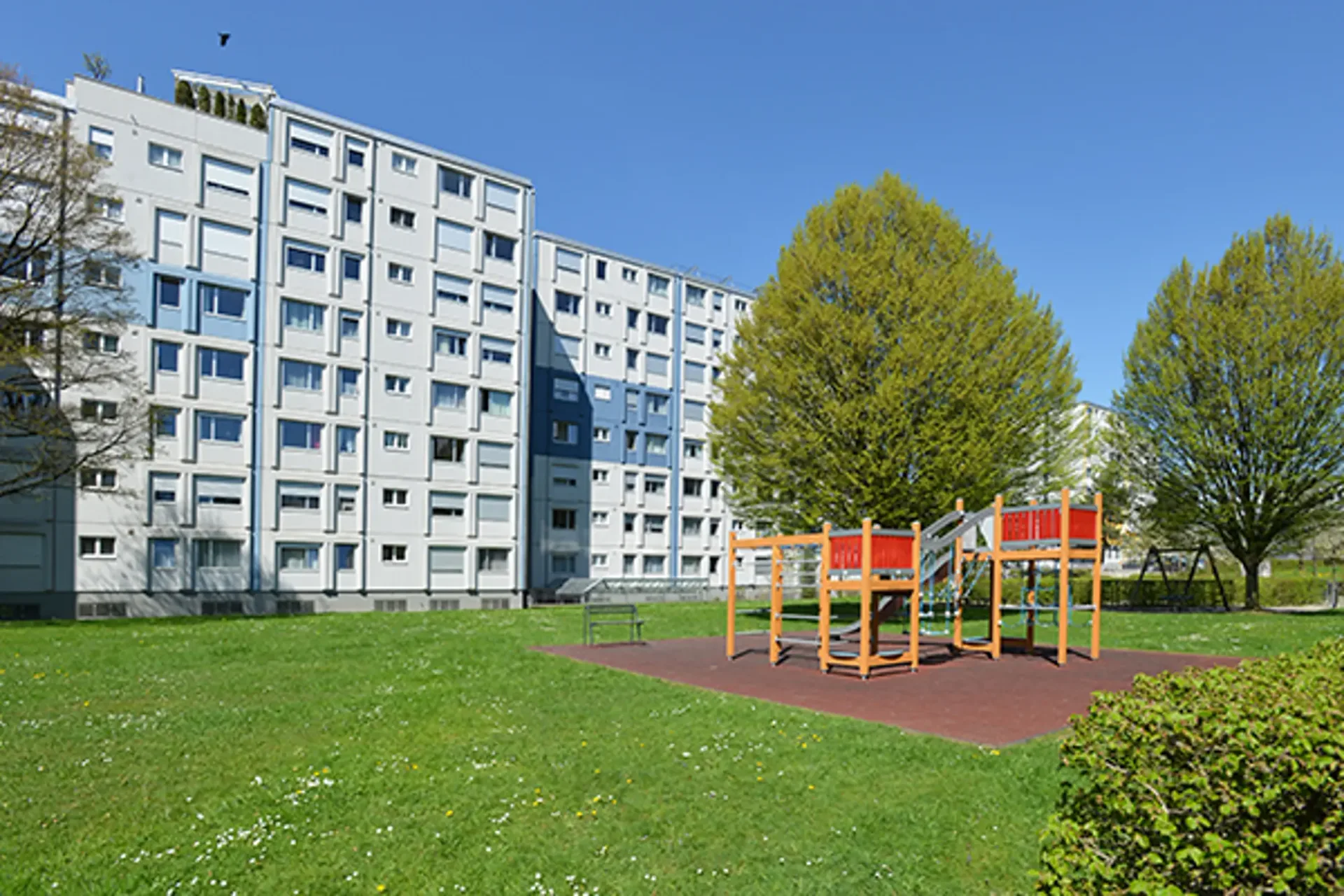 Grosszügige Wohnung mit Gartensitzplatz