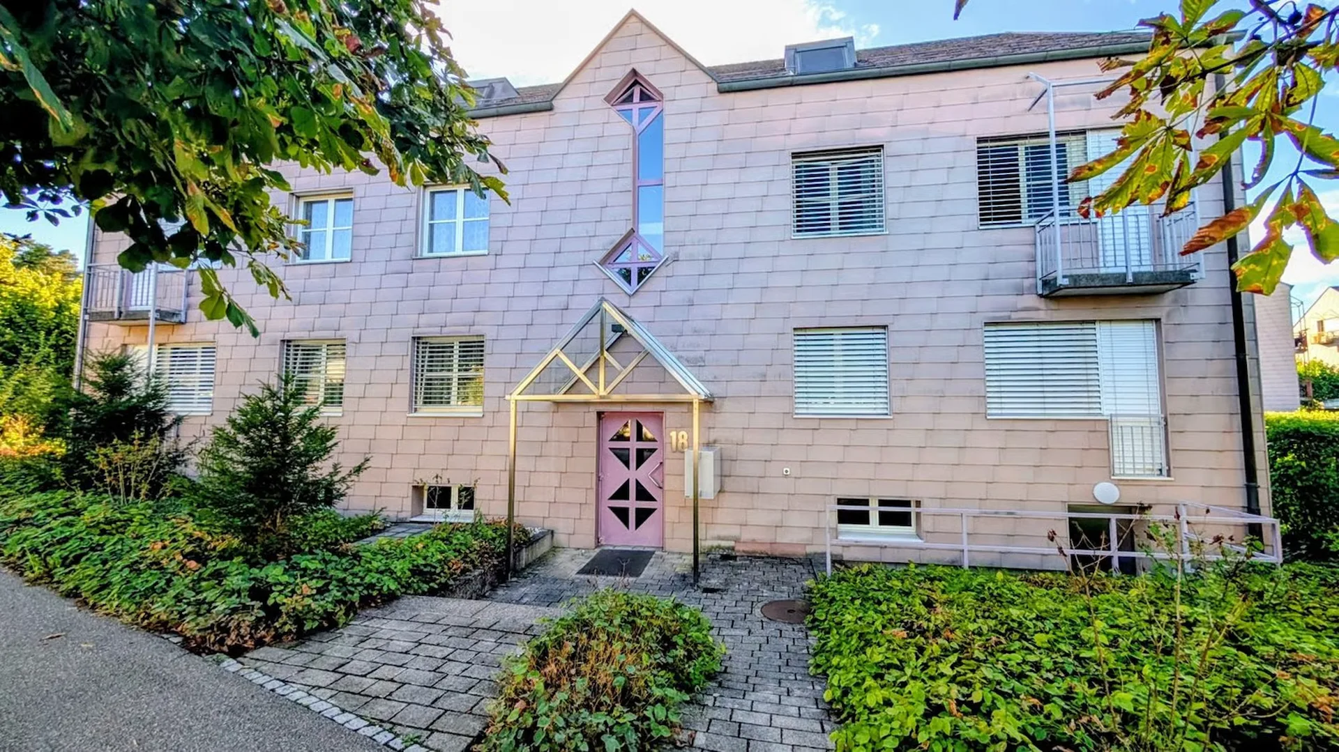 Bright with two balconies, fireplace & two garage boxes