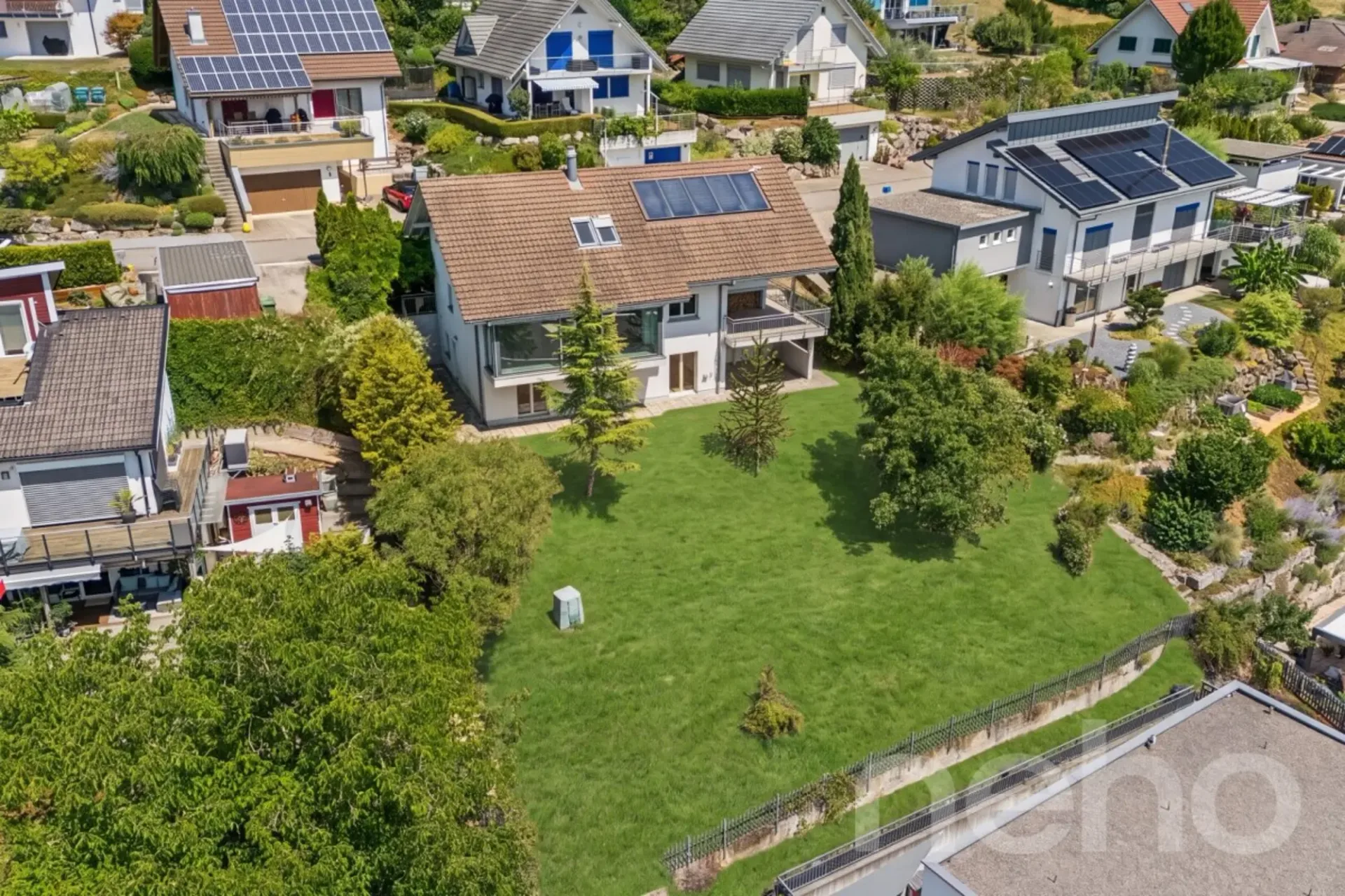 Ampia casa unifamiliare di 6,5 locali con giardino e vista mozzafiato