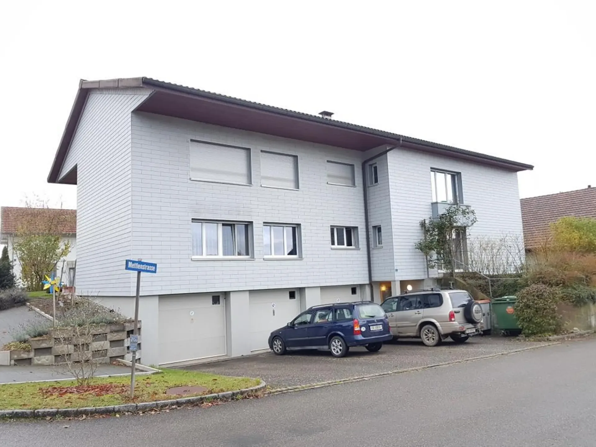 Grosse, helle Familienwohnung