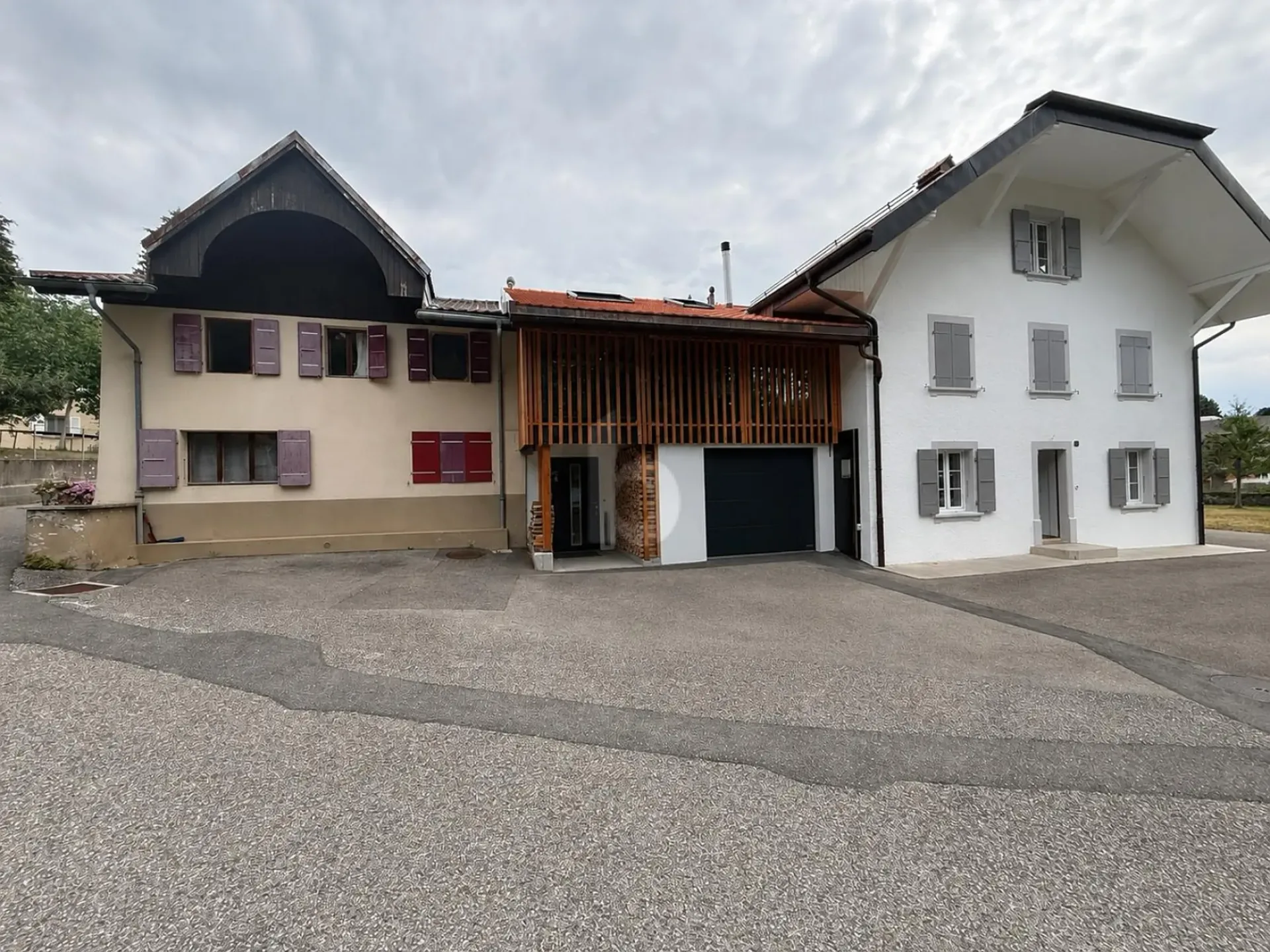 EXKLUSIVES LOFT MIT PRIVATGARTEN UND GARAGE