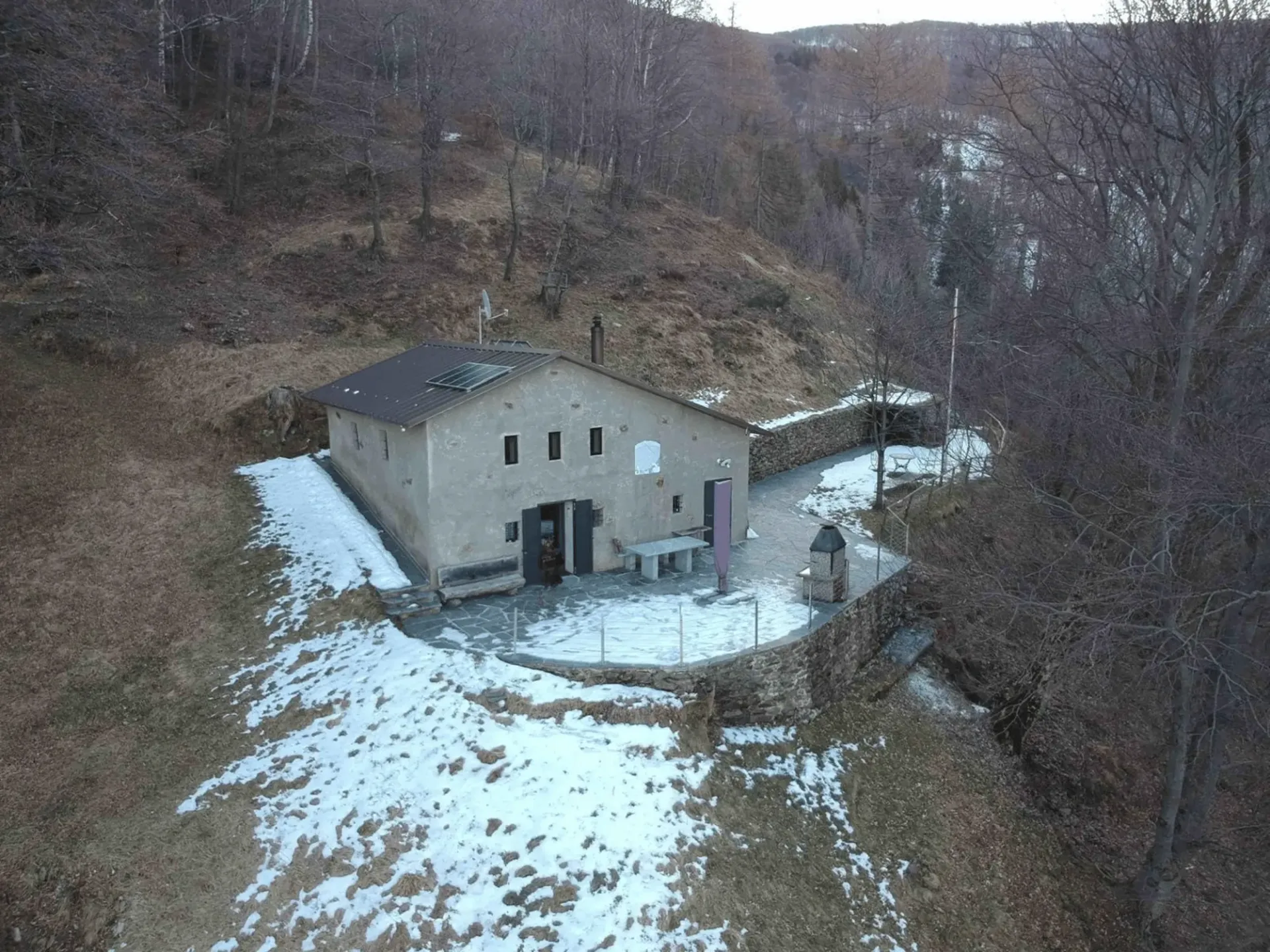 Rustico immerso nella natura a Bogno