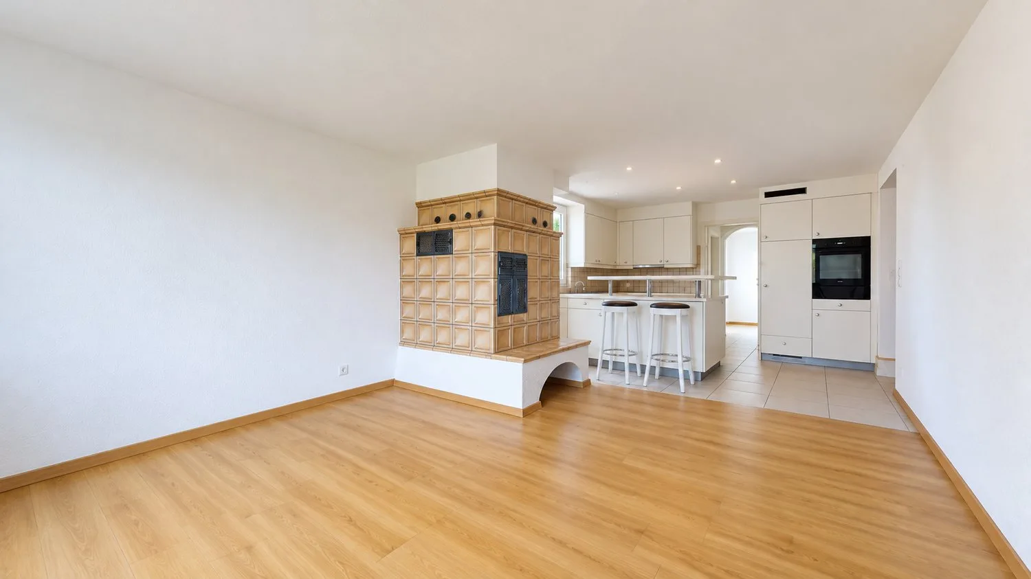 Charmanter 4.5-Zimmer-Hausteil mit Terrasse, Garten und Kachelofen in Rekingen