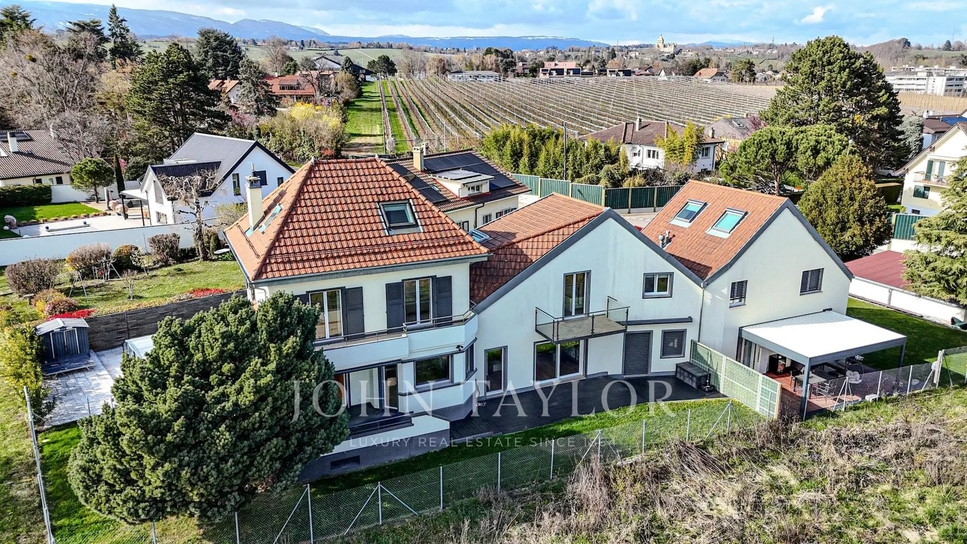 Villa mit Swimmingpool und separatem Bereich ? - 5 Minuten von Morges entfernt