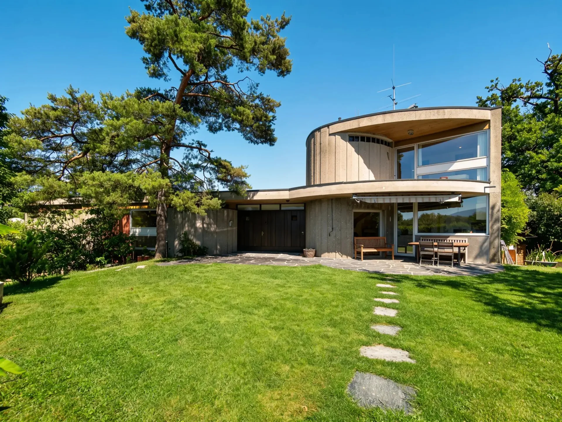 Villa im Stil von Le Corbusier - Arare