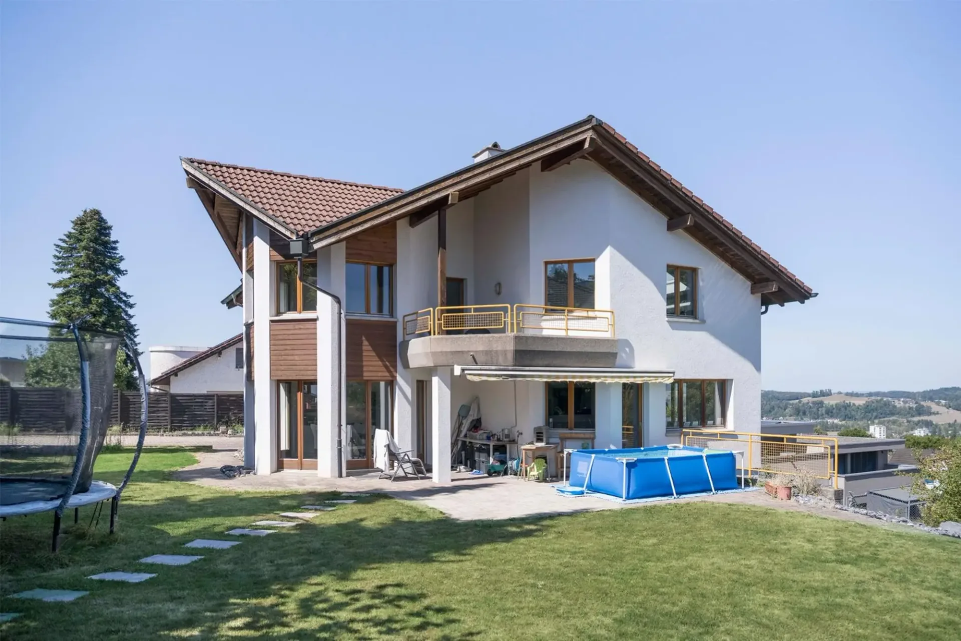 7-room house with studio