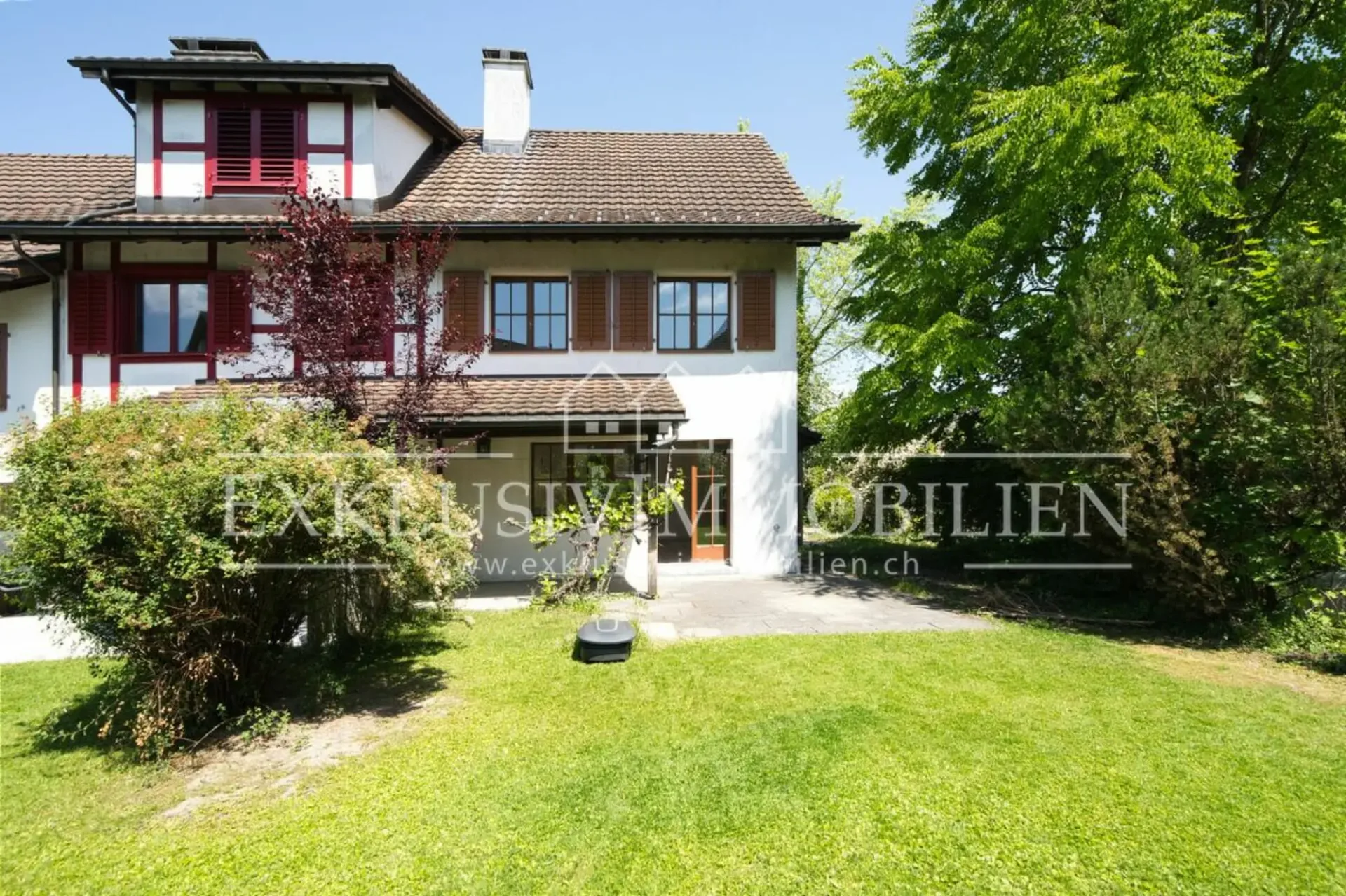 Charmantes und grosszügiges Zuhause mit paradiesischem Garten