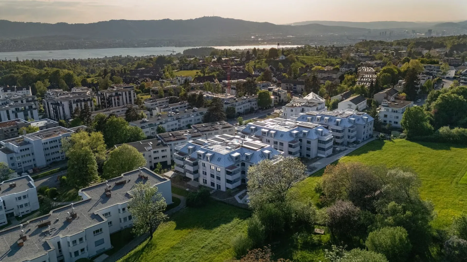 Vivre avec une terrasse sur le toit privée – un rêve au-dessus de Zurich