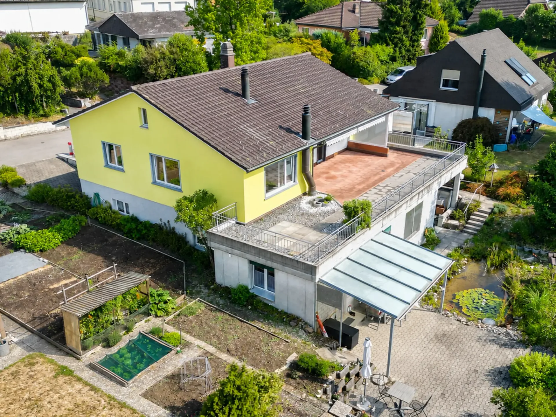 Tolles Einfamilienhaus mit Einliegerwohnung und sonniger Terrasse