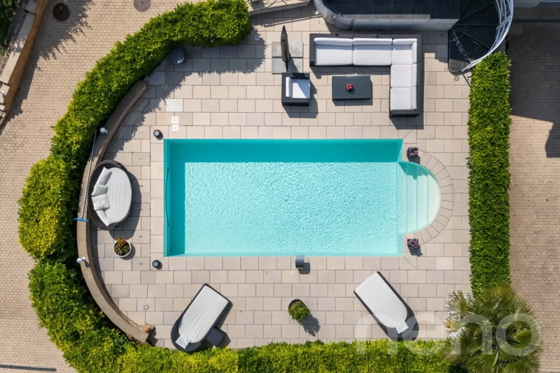 Außergewöhnliches Haus mit beheiztem Pool !