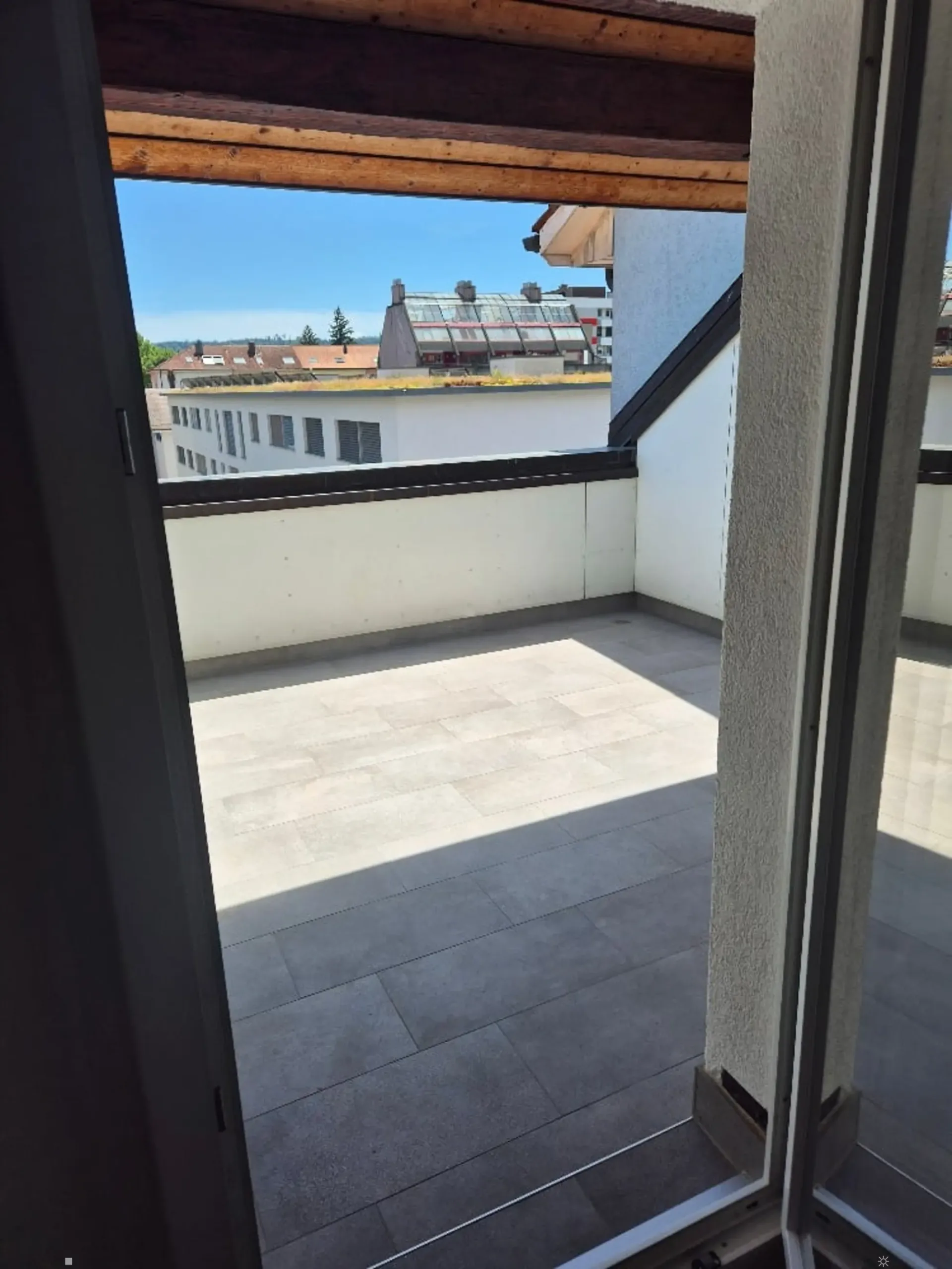 Charmante 4-Zimmer-Maisonette-Wohnung mit Dachterrasse und Kamin in Biel/Bienne – sofort verfügbar!