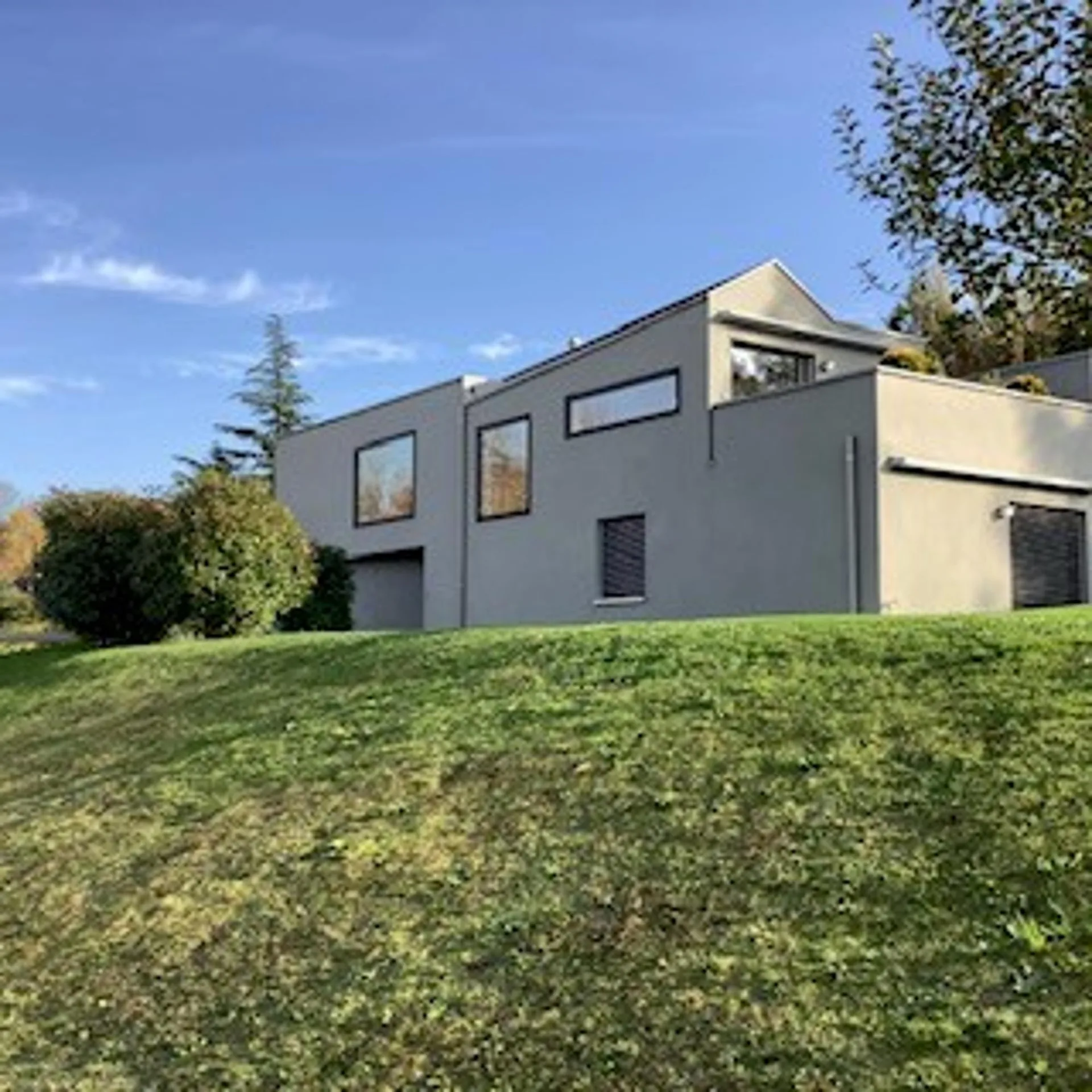 Prächtige und seltene moderne Villa mit 7,5 Zimmern
