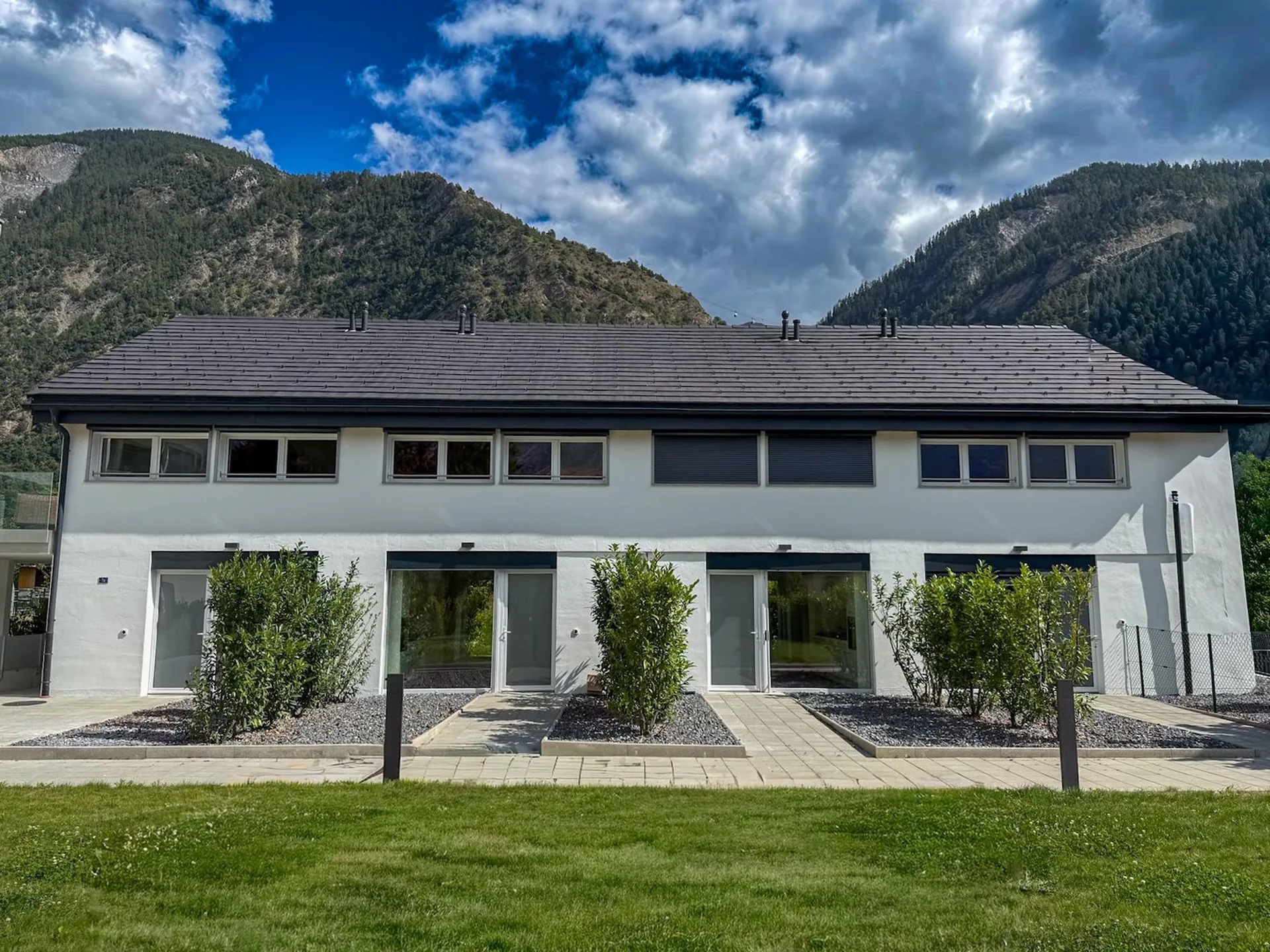 Charmanter Neubau-Duplex in Riddes mit Rasenfläche