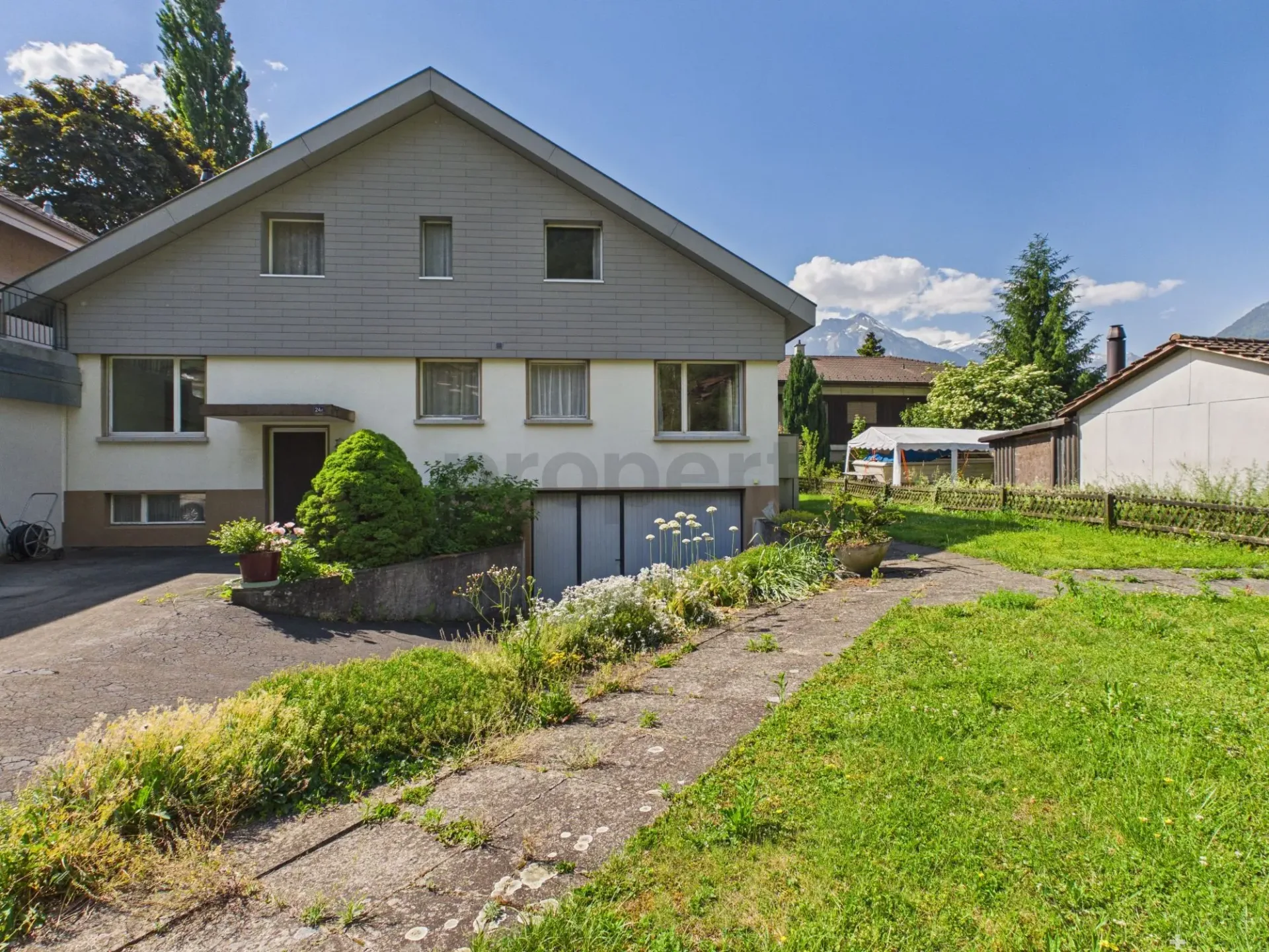 Grosszuegiges 6.5-Zimmer Einfamilienhaus mit Garten an einzigartiger Lage an der Aare in Interlaken