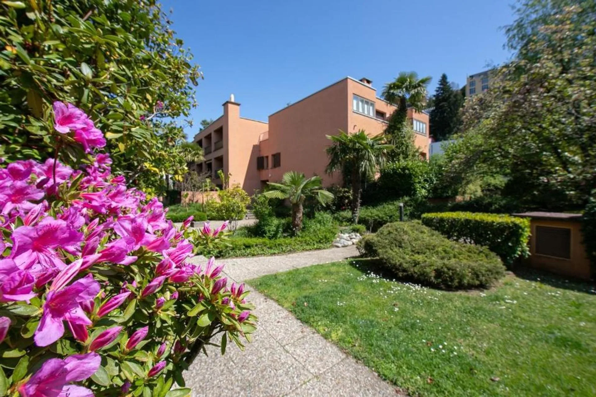 Ampio e luminoso 1.5 locali con balcone in residenza prestigiosa - Montagnola
