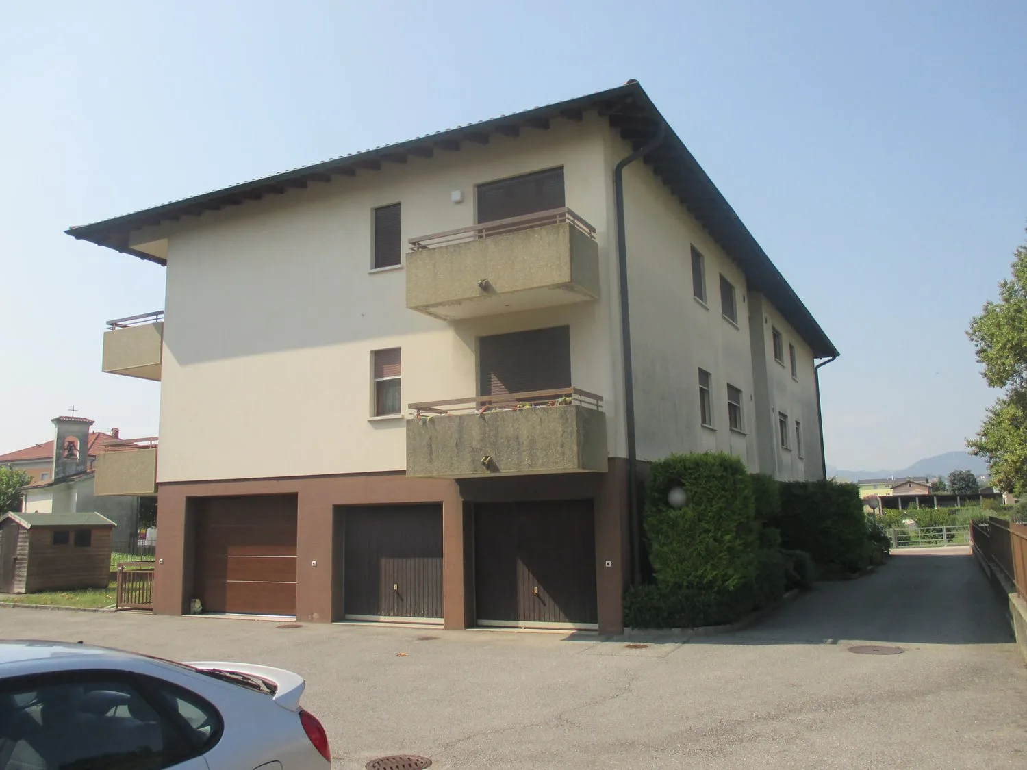 Kaltbrünnen, unabhängige Garage/Depot