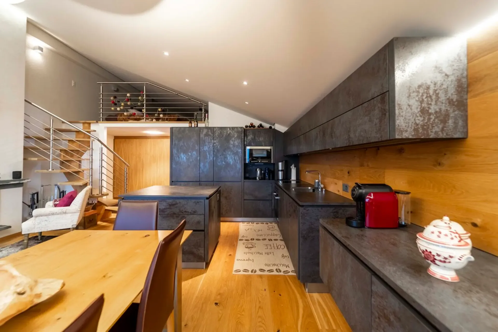 Appartement von hohem Standard mit hochwertigen Materialien renoviert