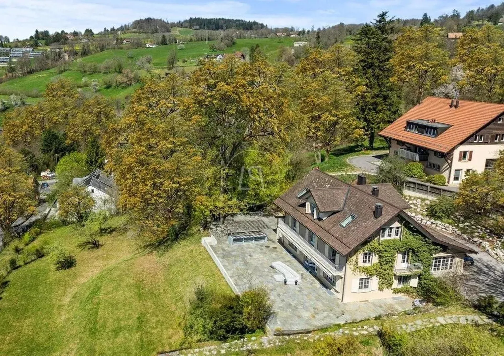 Eigentum mit hohem Entwicklungspotenzial und Panoramablick in Lutry