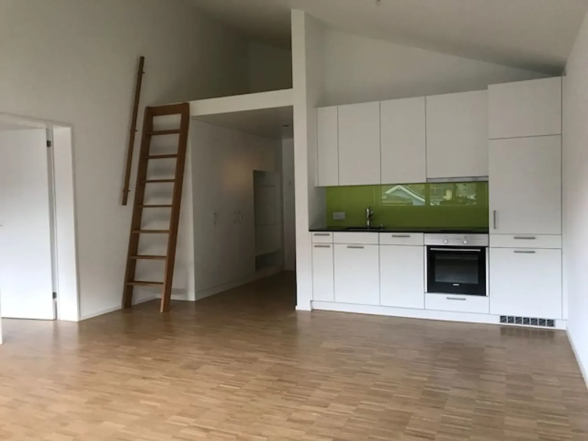coole 2.5 Zimmer-Dachwohnung