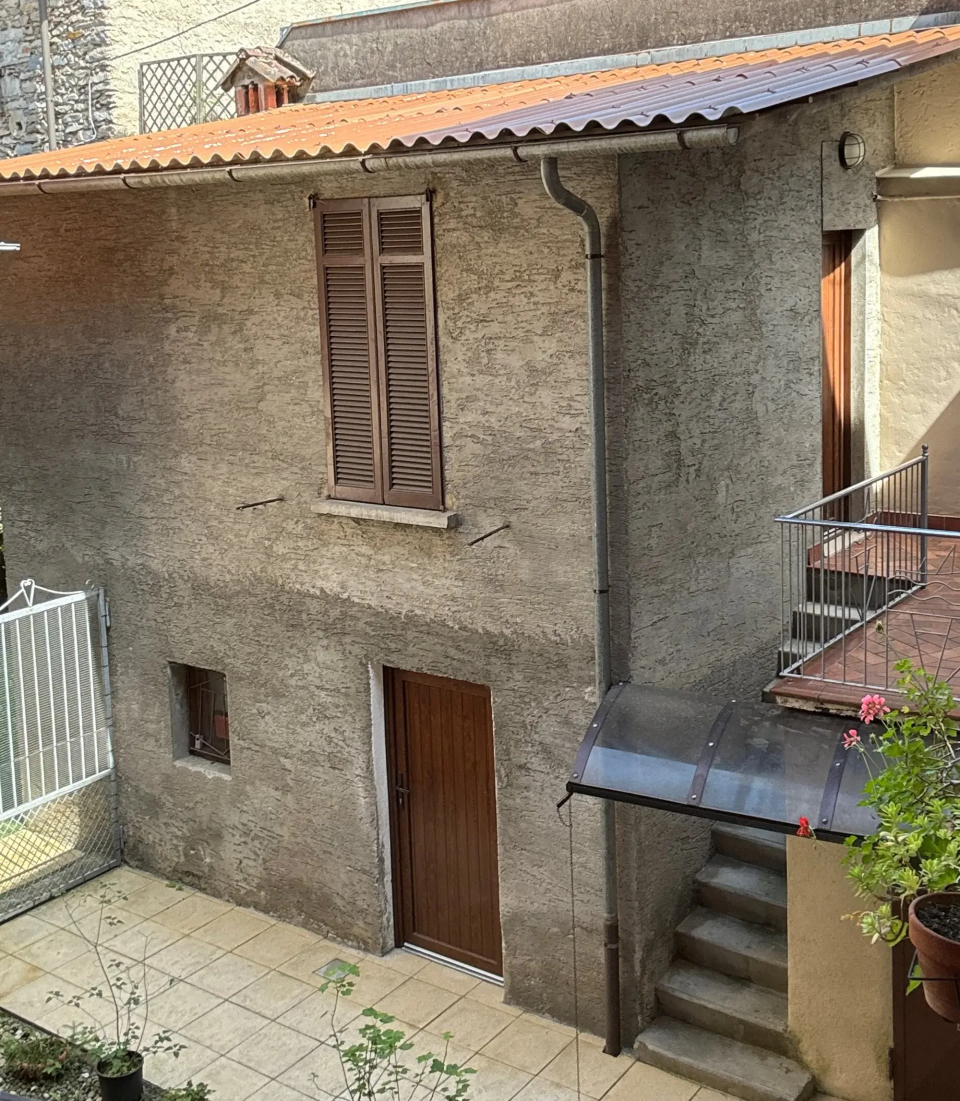 Rustikales Wohnhaus / Hobbyräume