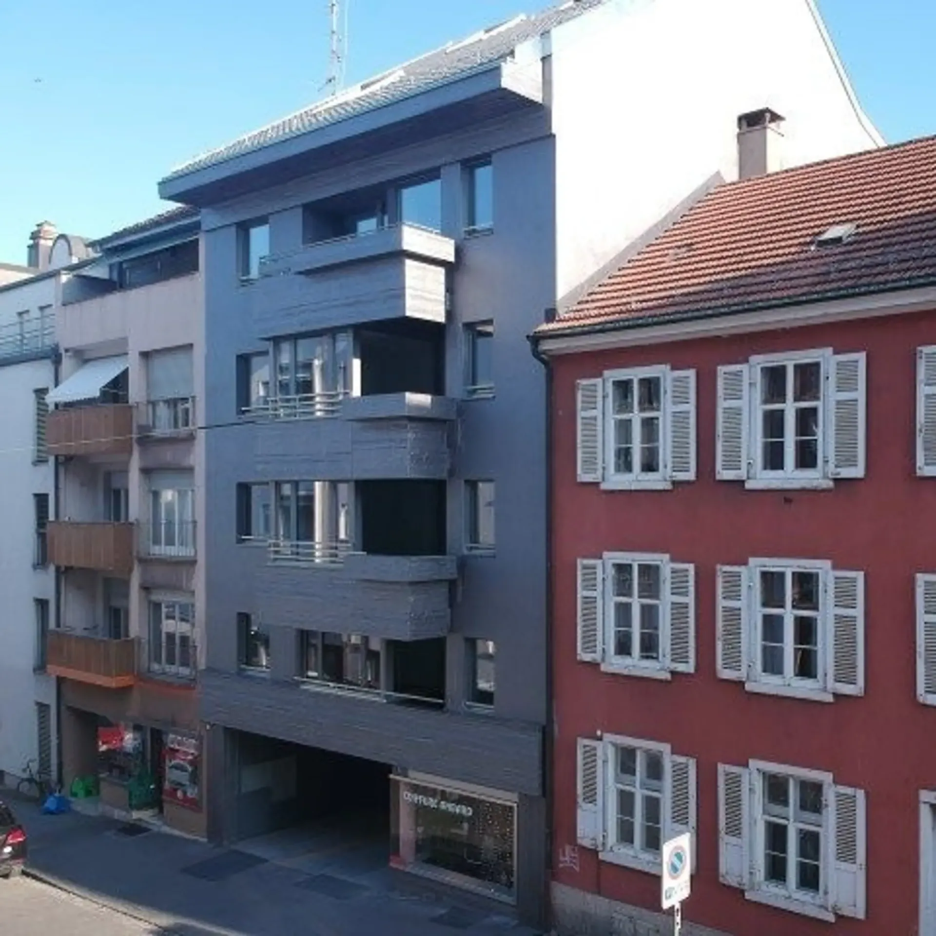 Renovated 1.5-room apartment with balcony