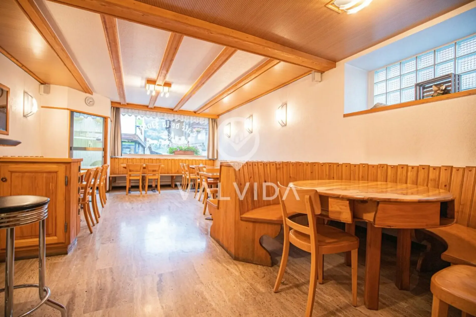 Restaurant mit Wohnung und Dachstock