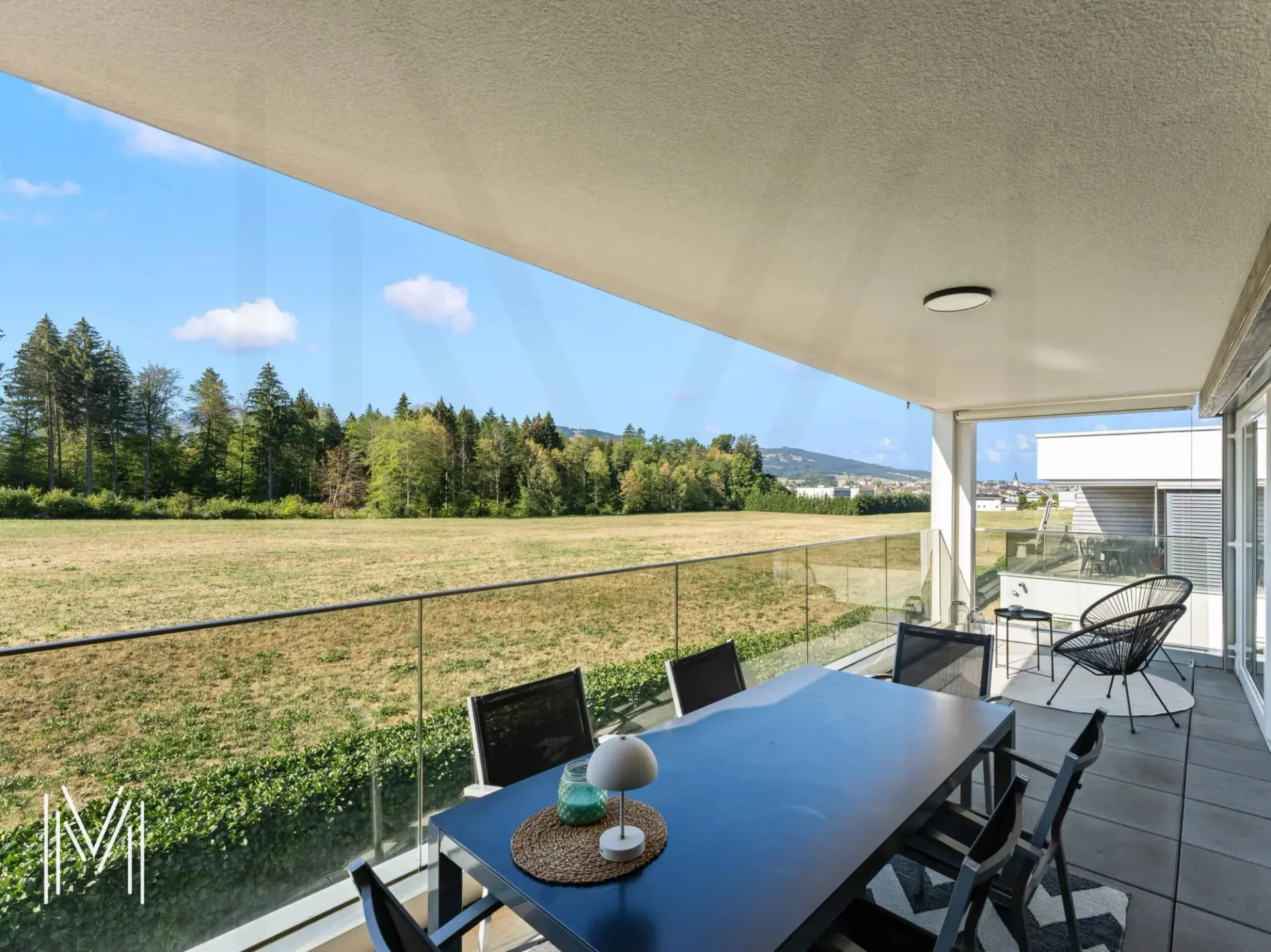 Prächtige 5.5-Zimmer-Dachwohnung mit Ausblick und außergewöhnlicher Lage, nur wenige Minuten vom Stadtzentrum entfernt!