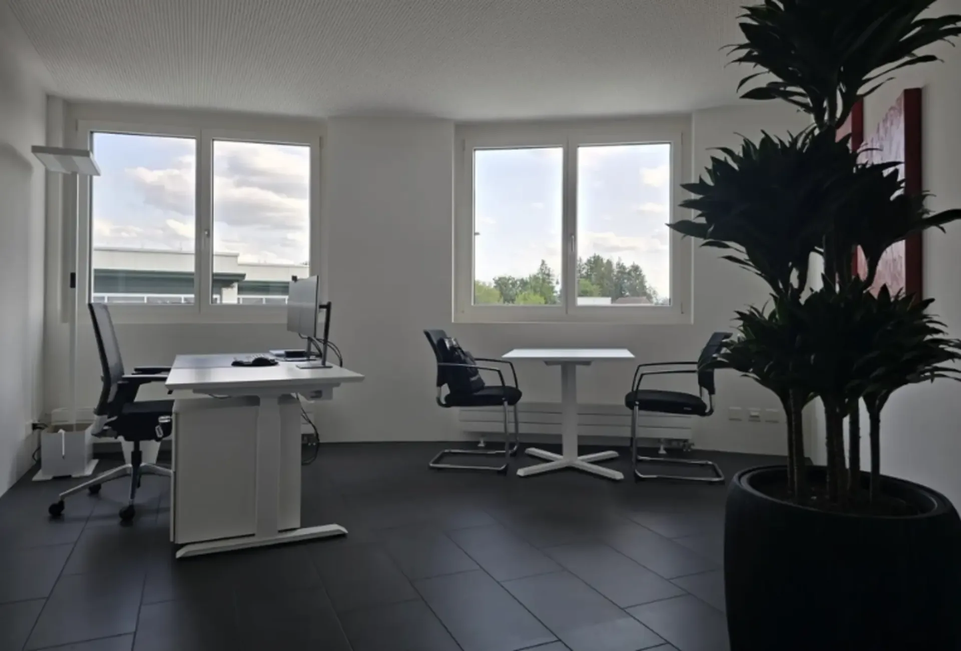 Schöne, modern ausgebaute Büroräumlichkeiten in Jonen AG