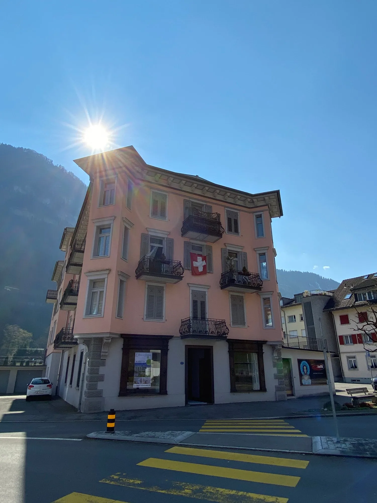 Ladenlokal oder Büro zu vermieten im EG links (10001)