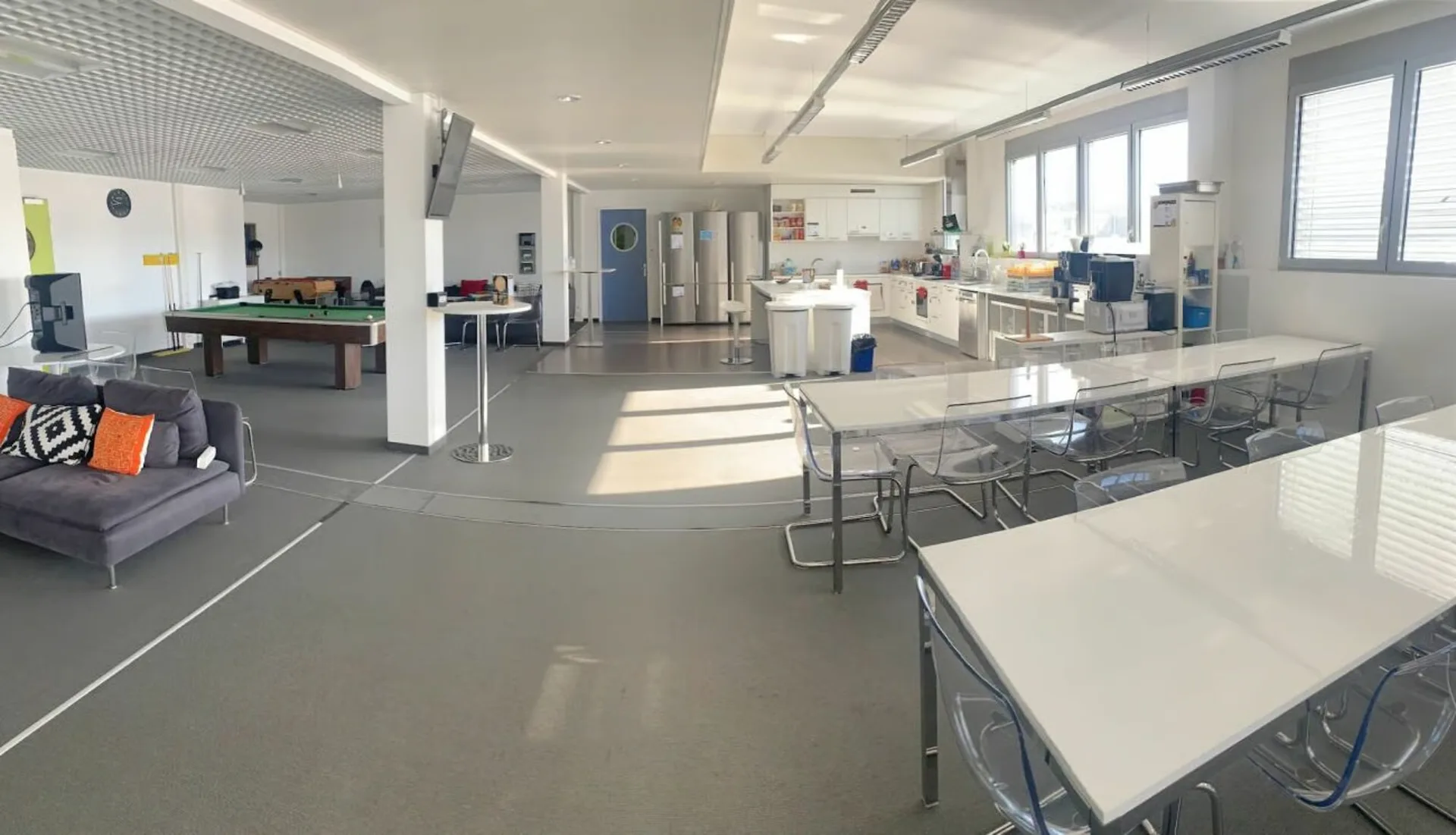 Mietbüros, Werkstatt und Lagerfläche von 2700 m2 in Cheseaux