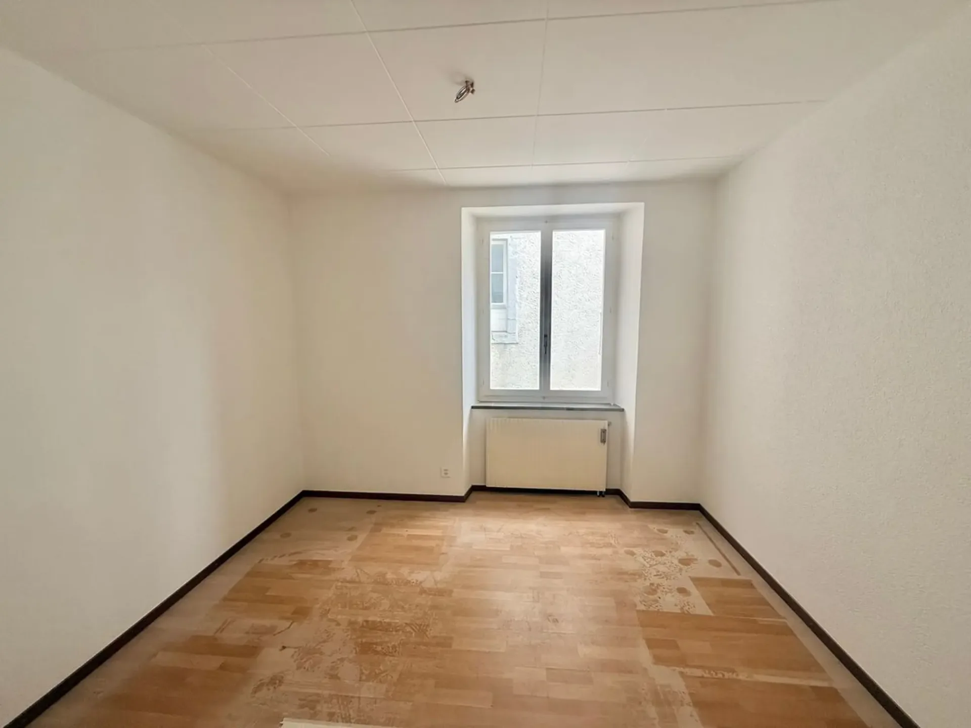 Charmanter 3.5-Zimmer-Wohnung mit viel Licht im Zentrum von St-Imier