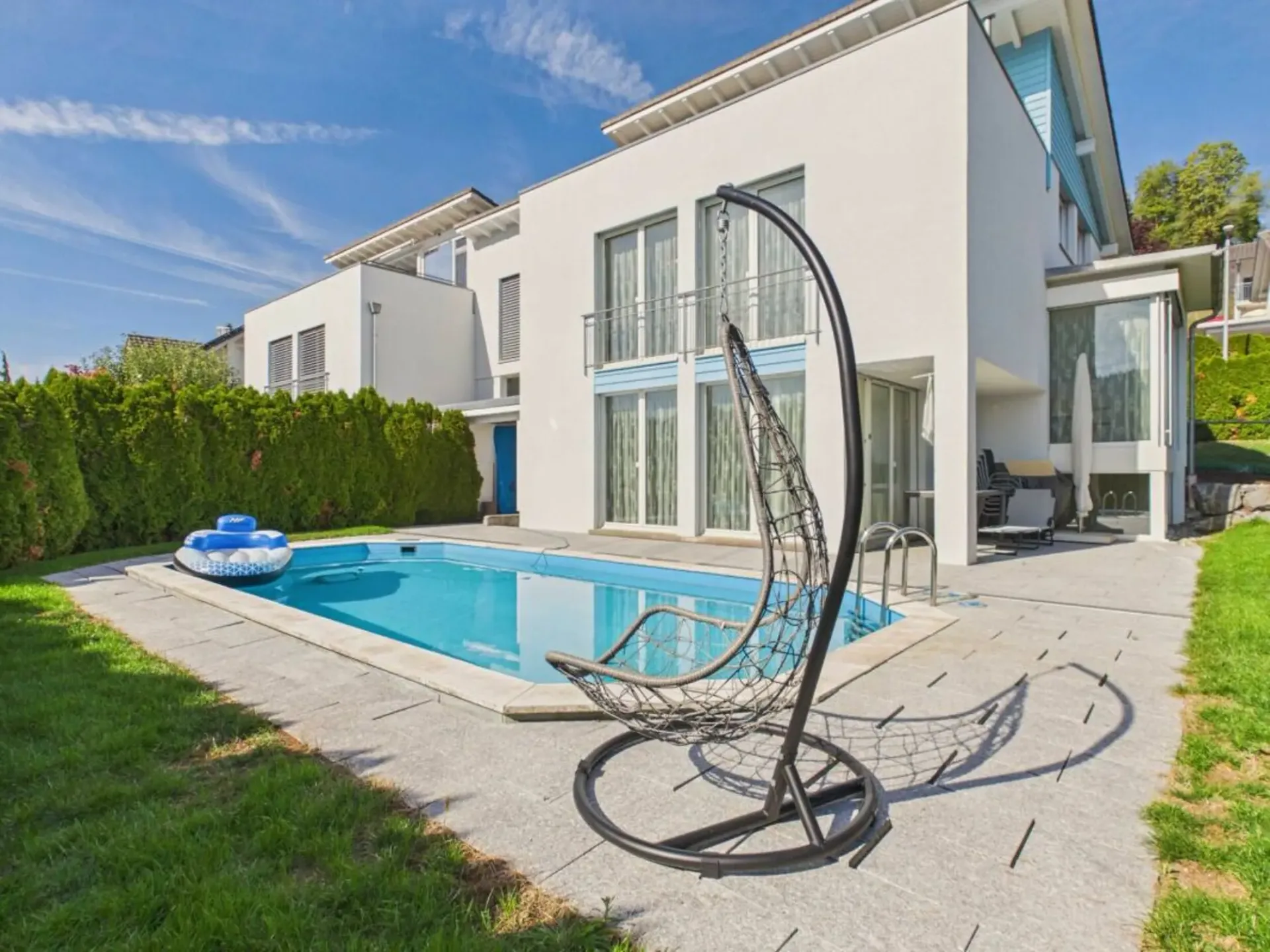 Maison unifamiliale avec vue à couper le souffle et piscine
