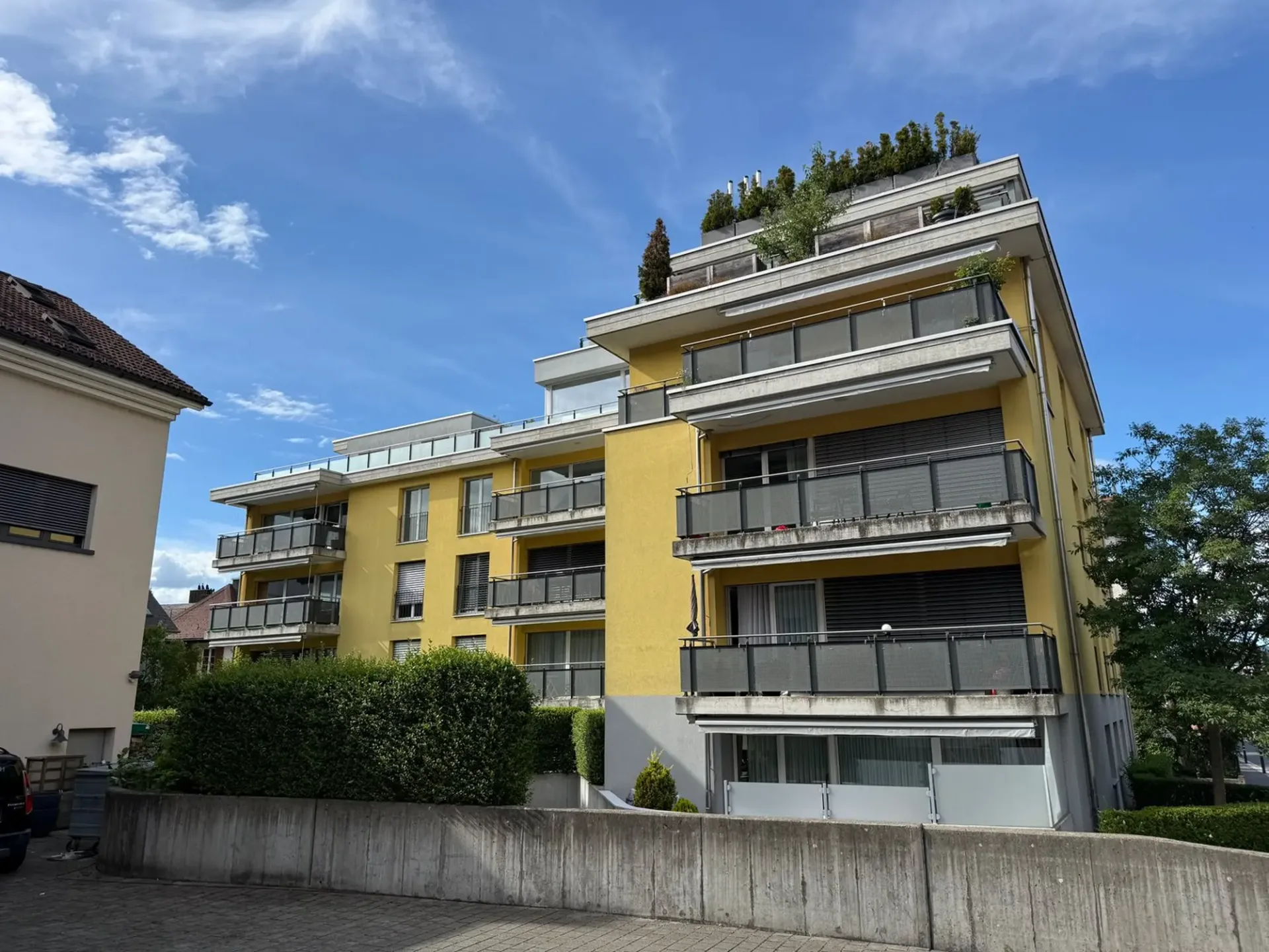 Sonnige 3.5-Zimmer-Wohnung im Herzen von Lachen